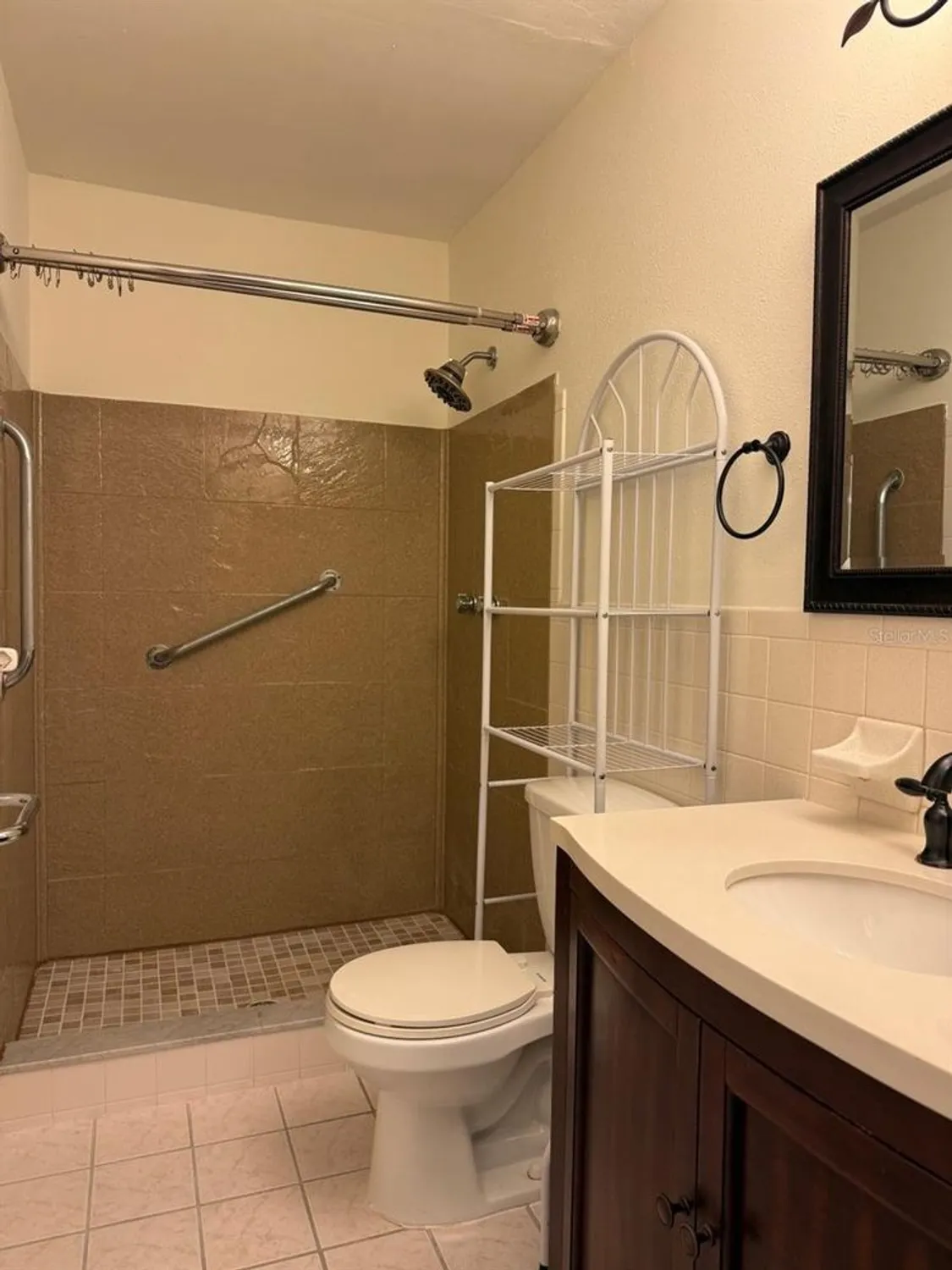 Property Slideshow image 14 of 31 | 2426 persian dr apt 38, Clearwater, FL, 33763