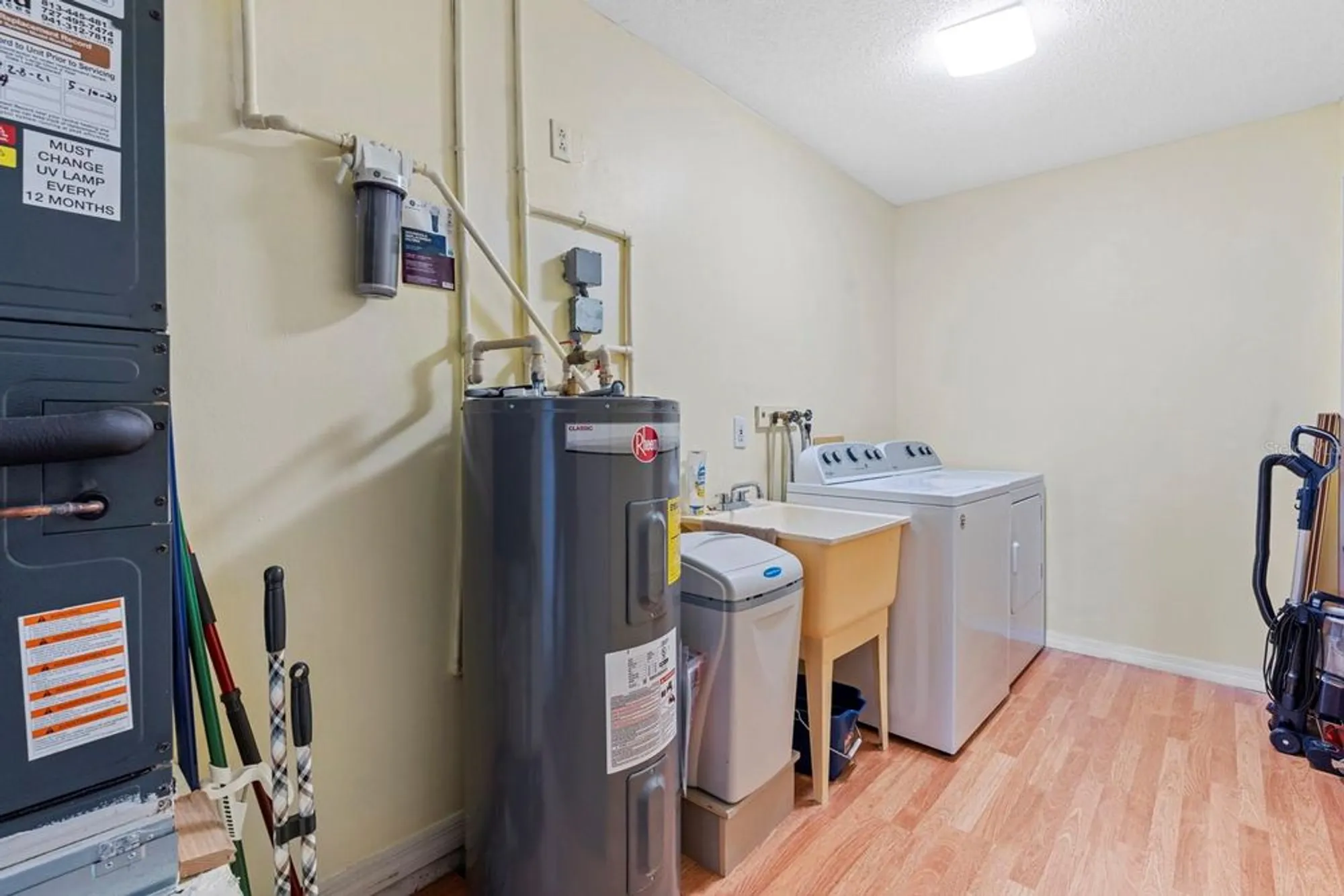 Property Slideshow image 35 of 43 | 302 stroll ln, Sun City Center, FL, 33573