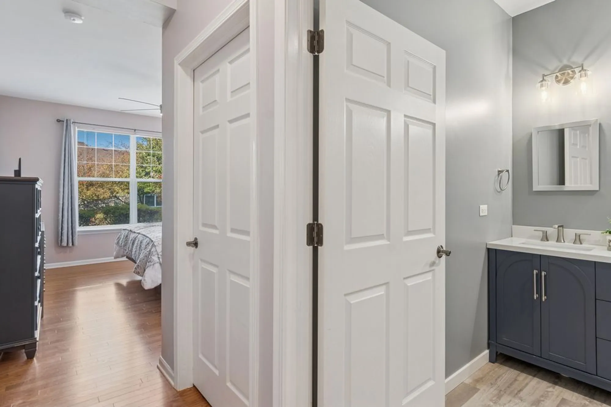 Property Slideshow image 13 of 38 | 2819 normandy cir, Naperville, IL, 60564