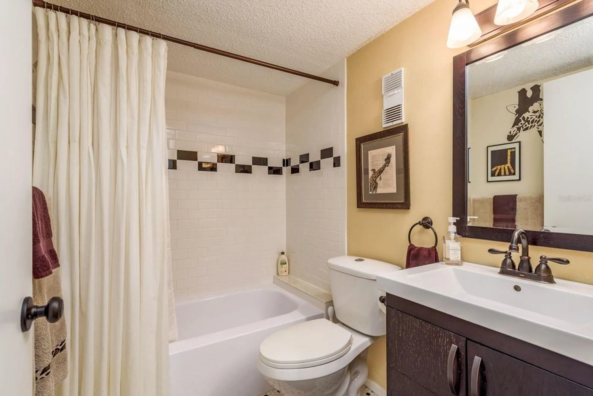Property Slideshow image 17 of 27 | 952 virginia st 105, Dunedin, FL, 34698