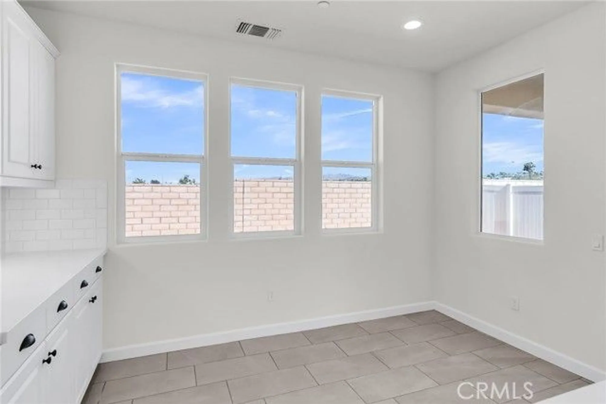 Property Slideshow image 10 of 42 | 7444 desert sky dr, Yucca Valley, CA, 92284