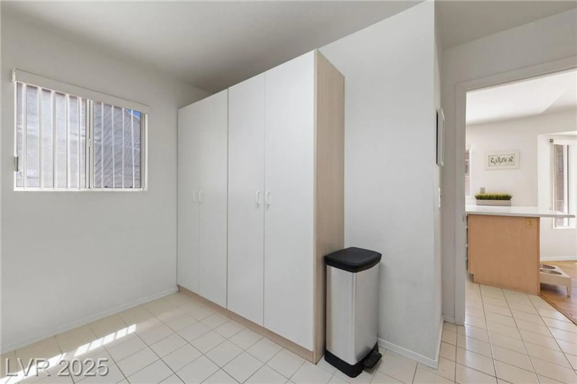 Property Slideshow image 27 of 72 | 2925 lotus hill dr, Las Vegas, NV, 89134