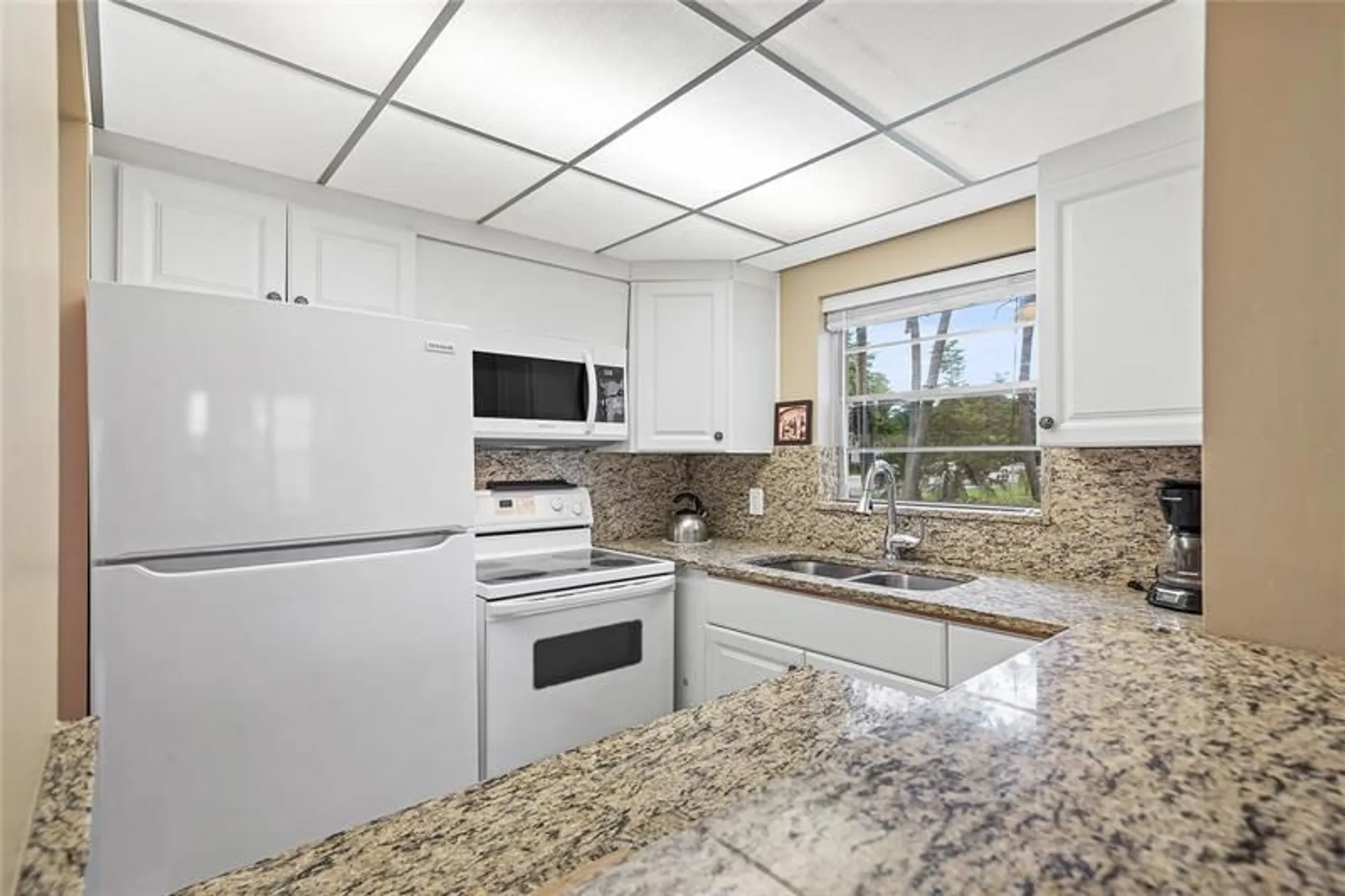 Property Slideshow image 9 of 20 | 489 tilford w # 489, Deerfield Beach, FL, 33442