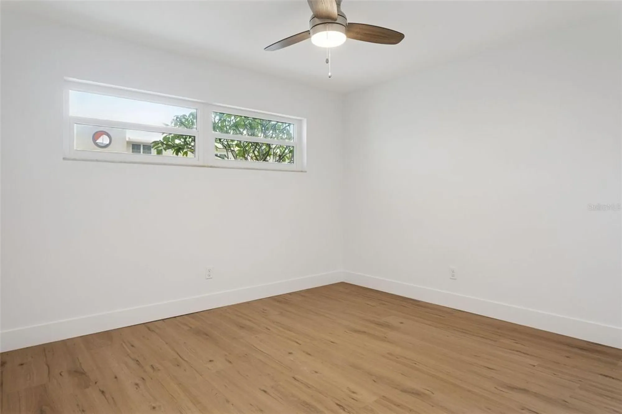 Property Slideshow image 12 of 25 | 7405 bay island dr 123, South Pasadena, FL, 33707