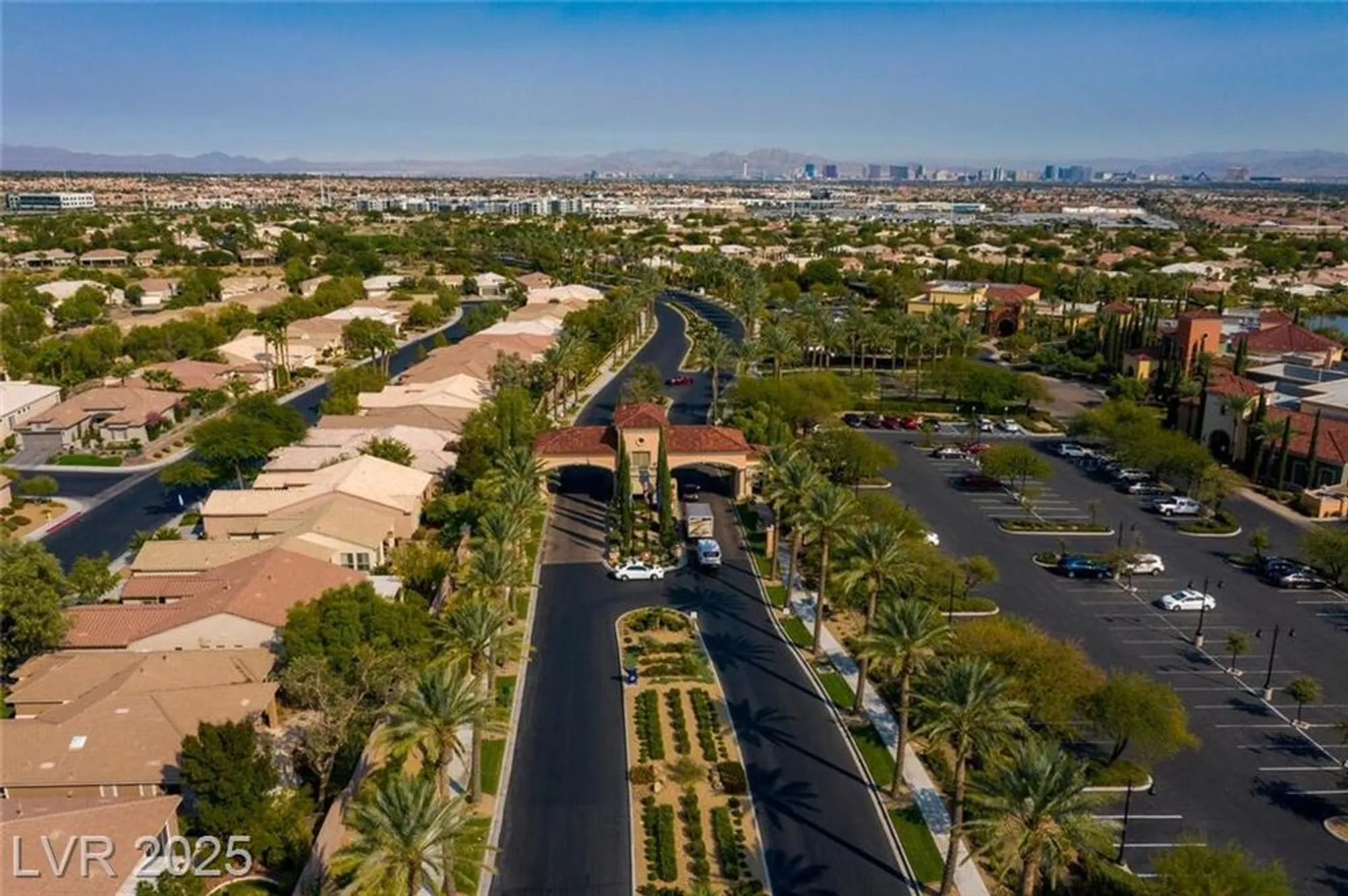 Property Slideshow image 29 of 39 | 10536 abisso dr, Las Vegas, NV, 89135