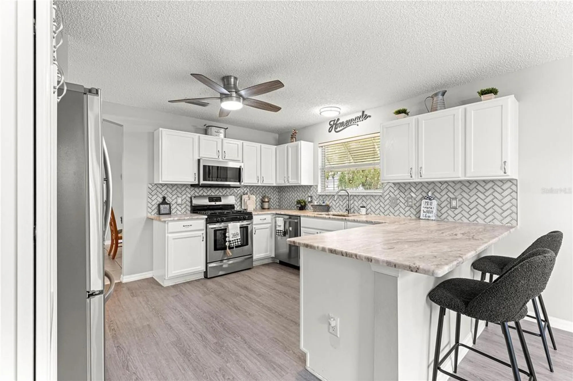 Property Slideshow image 13 of 58 | 2450 merida cir, The Villages, FL, 32162