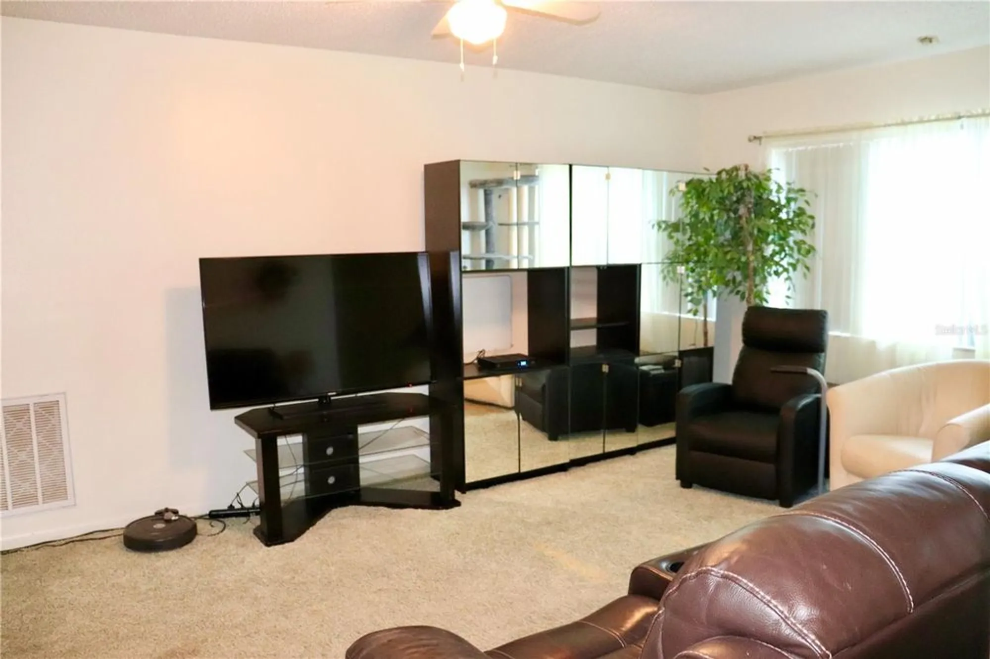 Property Slideshow image 9 of 14 | 6990 versailles n # 6990, Pinellas Park, FL, 33781