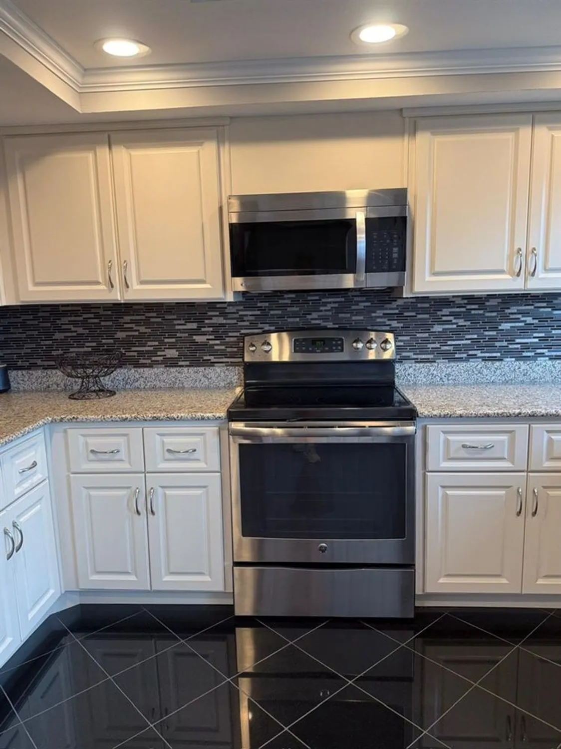 Property Slideshow image 12 of 64 | 7 elgin pl apt 202, Dunedin, FL, 34698