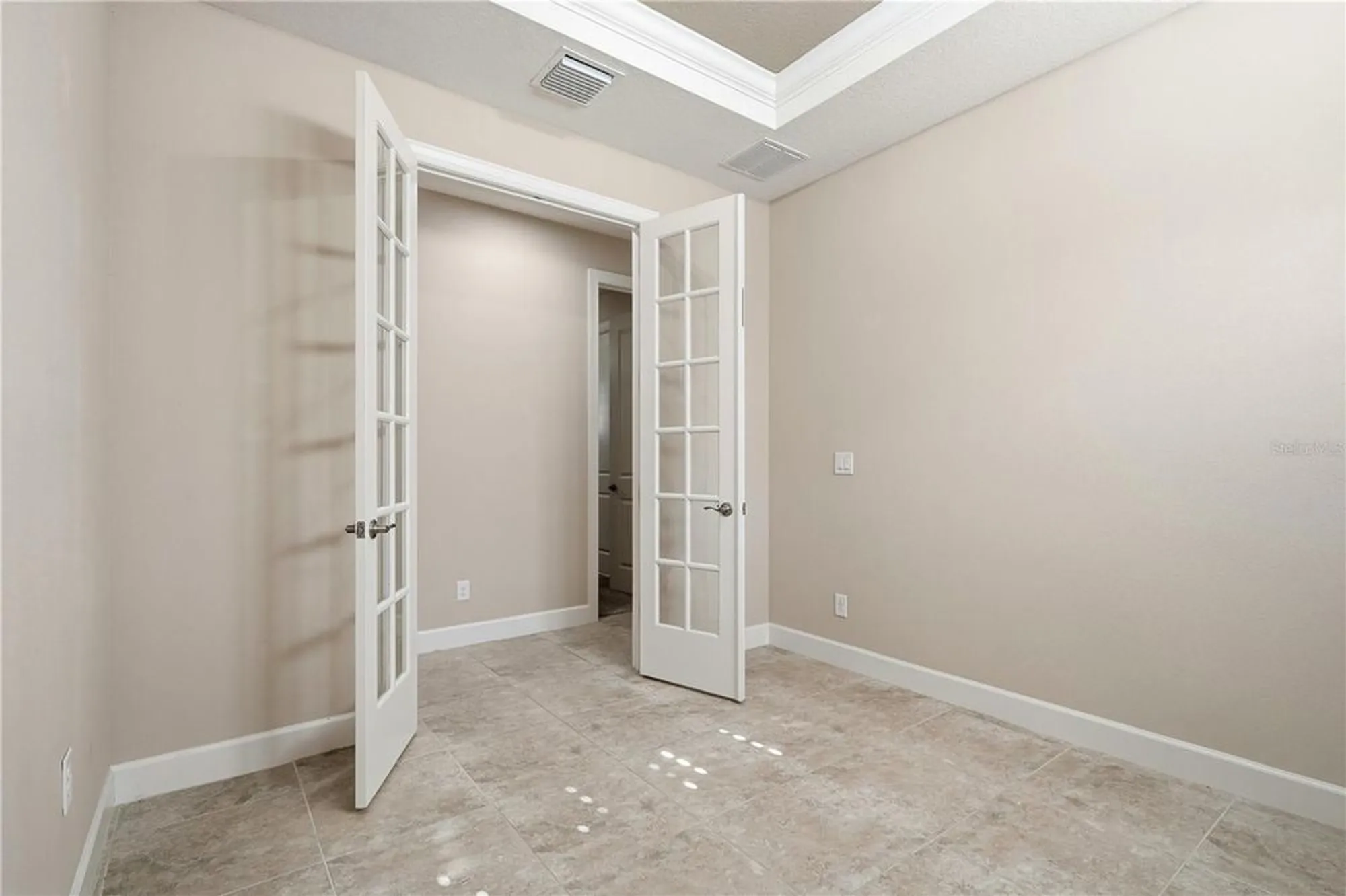 Property Slideshow image 14 of 70 | 20112 sorano hill pl, Tampa, FL, 33647