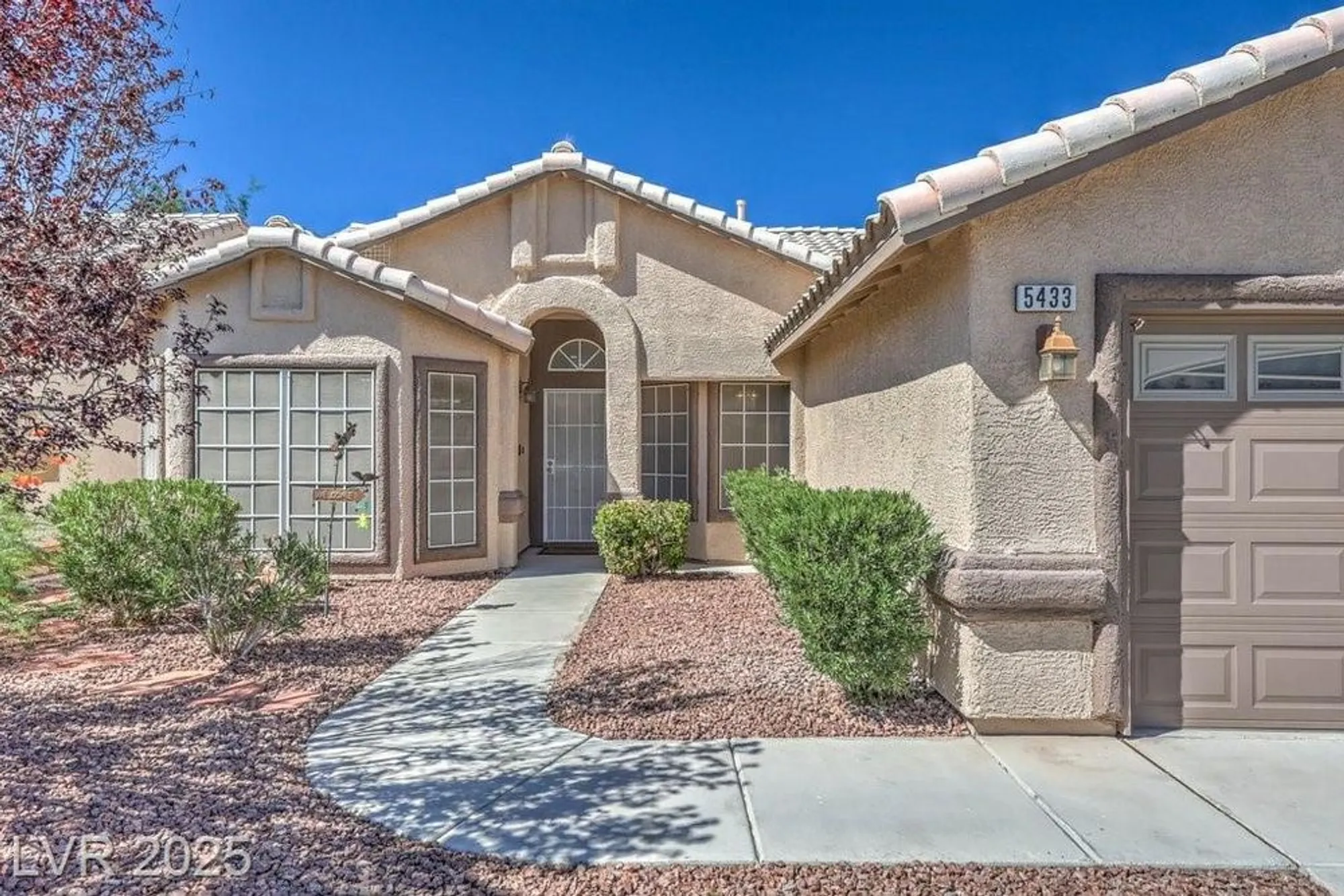Property Slideshow image 6 of 63 | 5433 honey mesquite ln, Las Vegas, NV, 89130