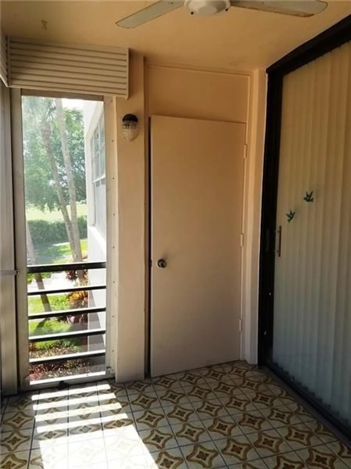 Property Slideshow image 11 of 30 | 1400 saint charles pl apt 211, Pembroke Pines, FL, 33026