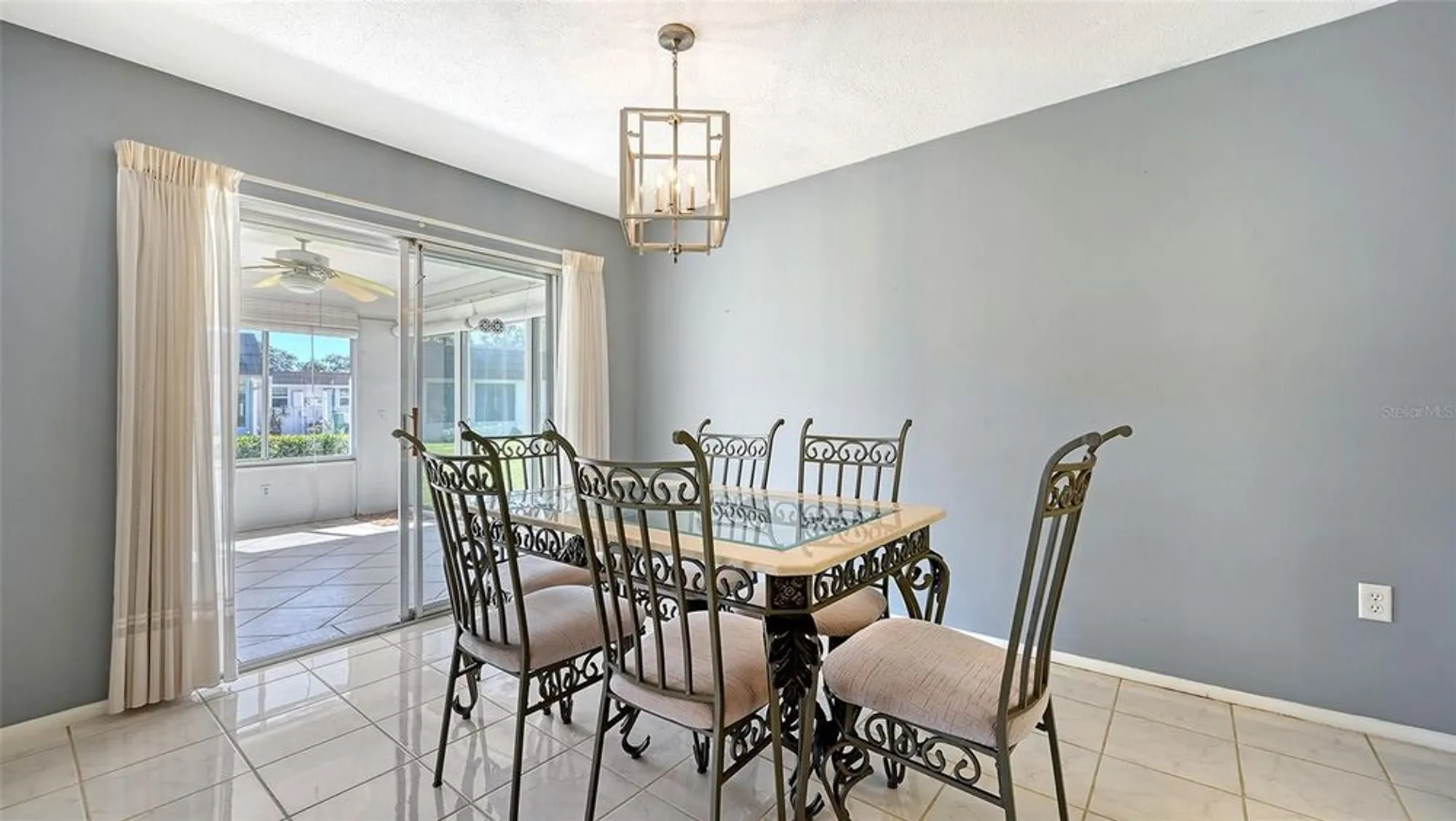 Property Slideshow image 12 of 47 | 5474 riverbluff cir v35, Sarasota, FL, 34231