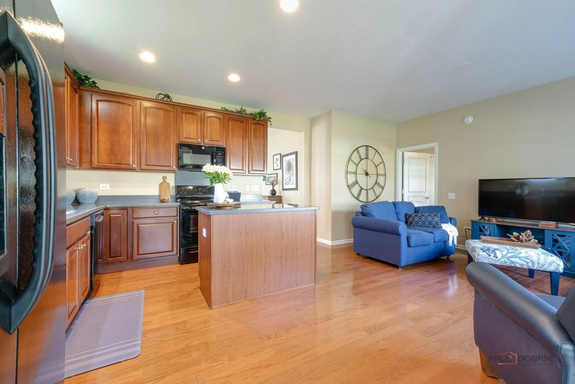 Property Slideshow image 13 of 34 | 3174 comstock ct, Mundelein, IL, 60060