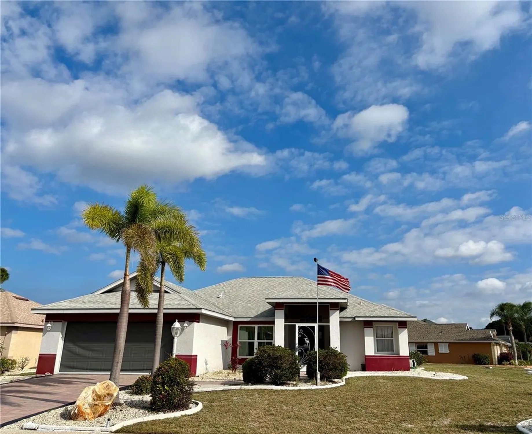 Property Slideshow image 4 of 47 | 301 caloosa palms ct, Sun City Center, FL, 33573