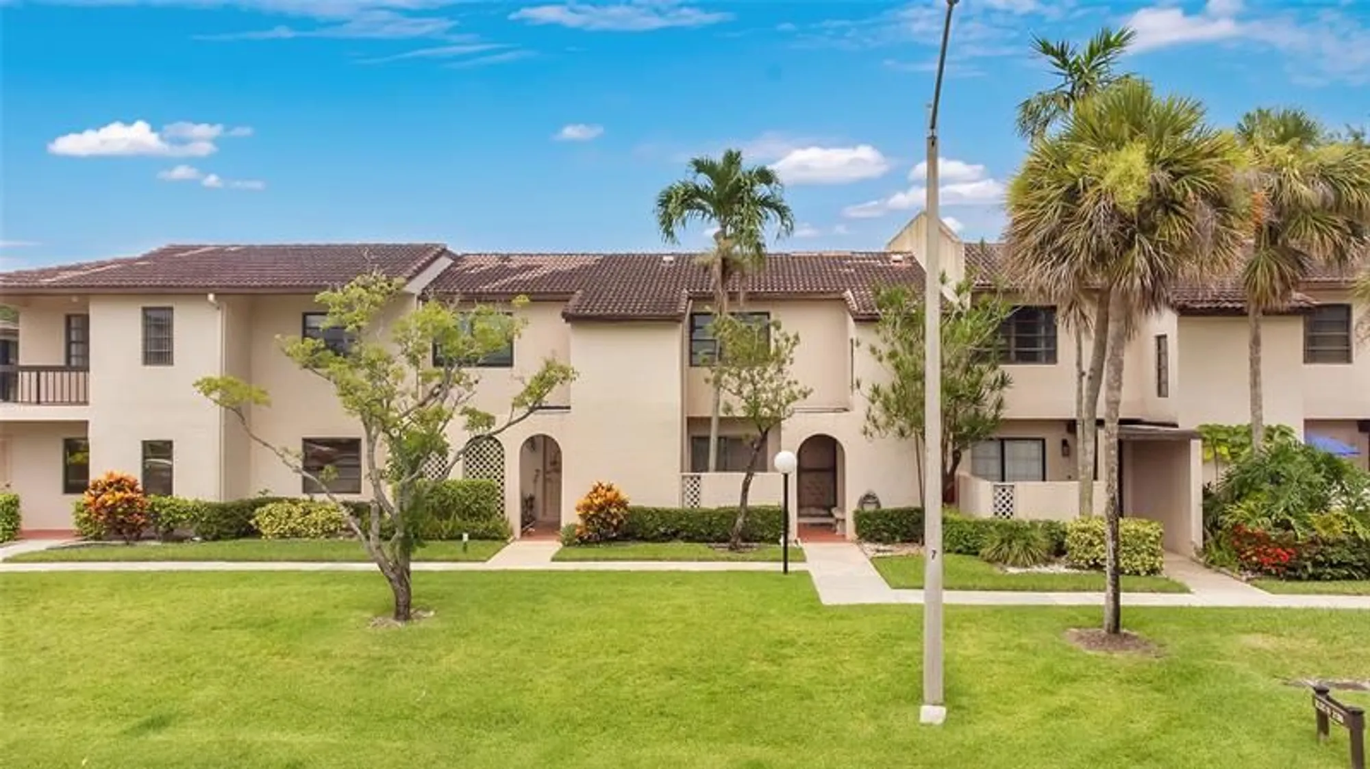 Property Slideshow image 27 of 33 | 21386 juego cir apt 10c, Boca Raton, FL, 33433