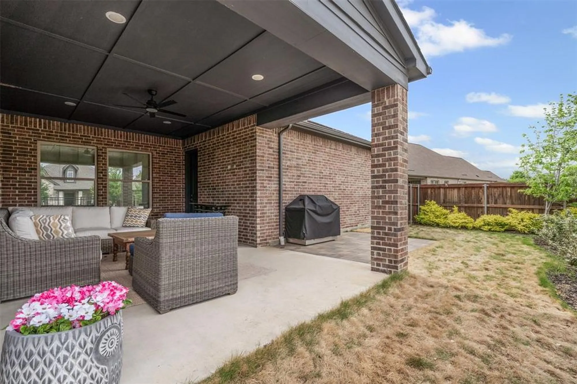 Property Slideshow image 20 of 27 | 4801 park view pl, Arlington, TX, 76005