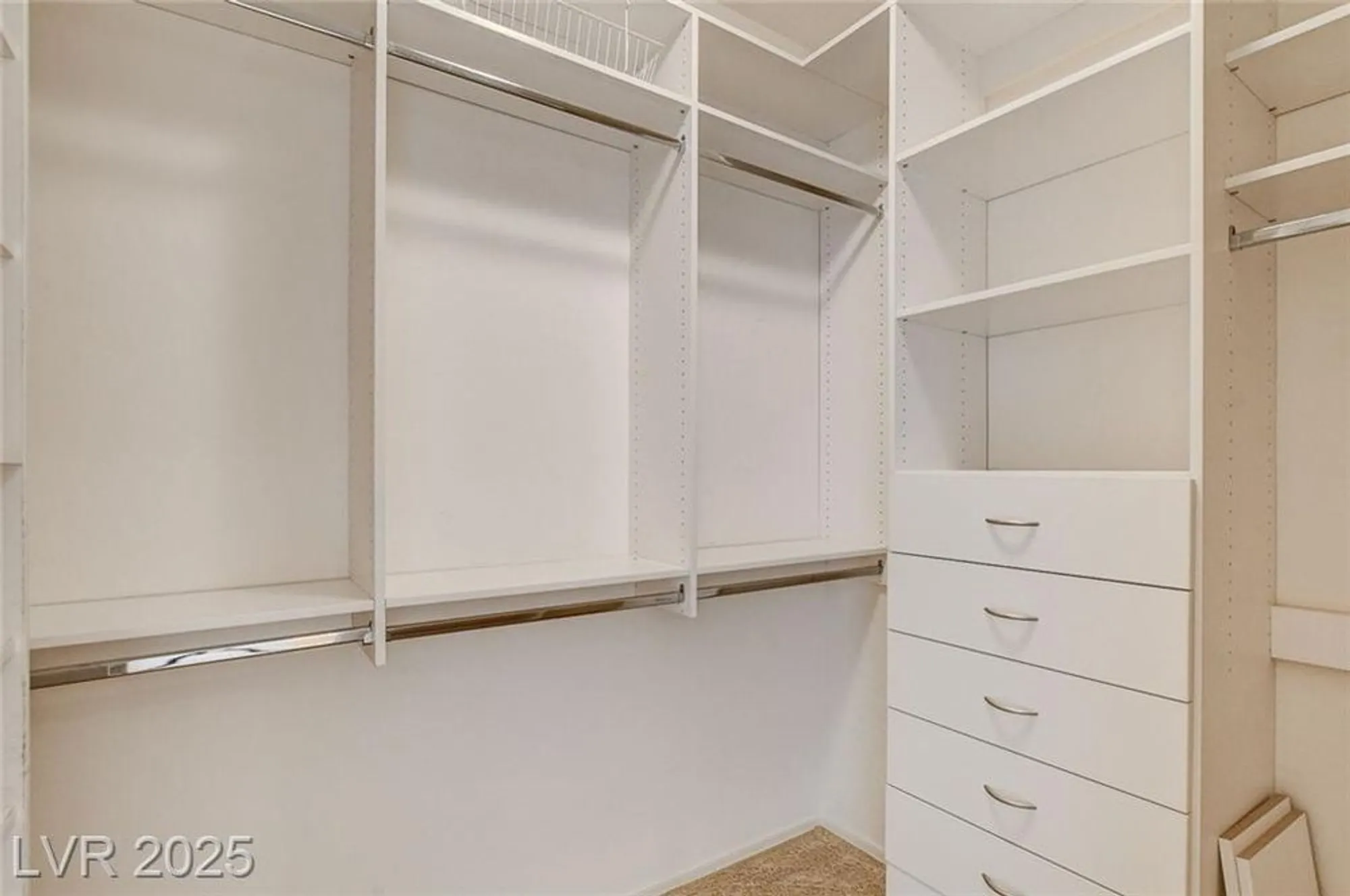 Property Slideshow image 22 of 48 | 2421 willow wren dr, North Las Vegas, NV, 89084