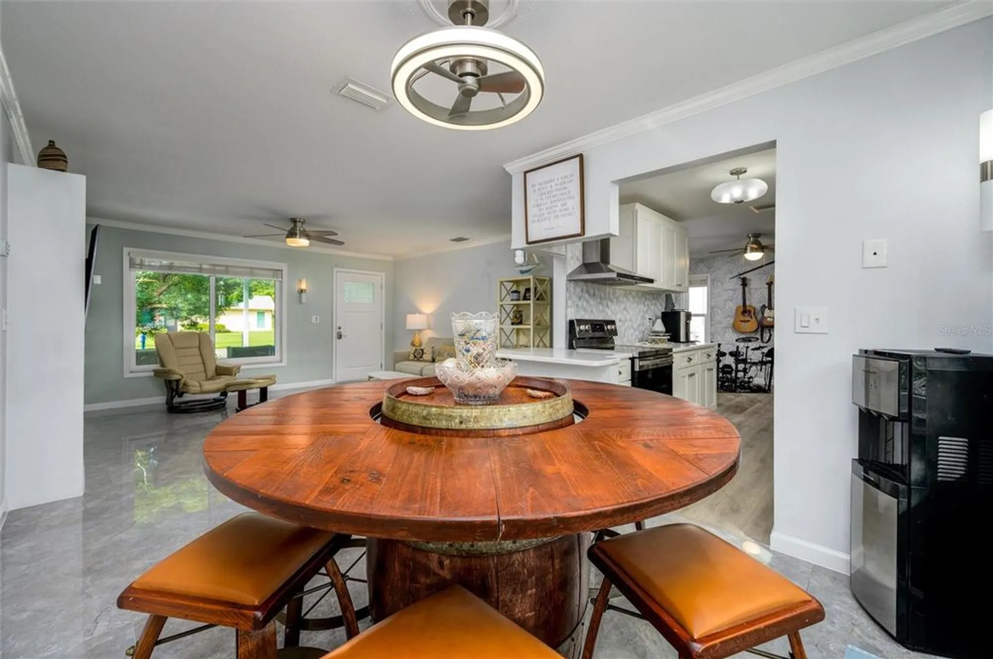 Property Slideshow image 6 of 34 | 1472 queen anne blvd, Palm Harbor, FL, 34684
