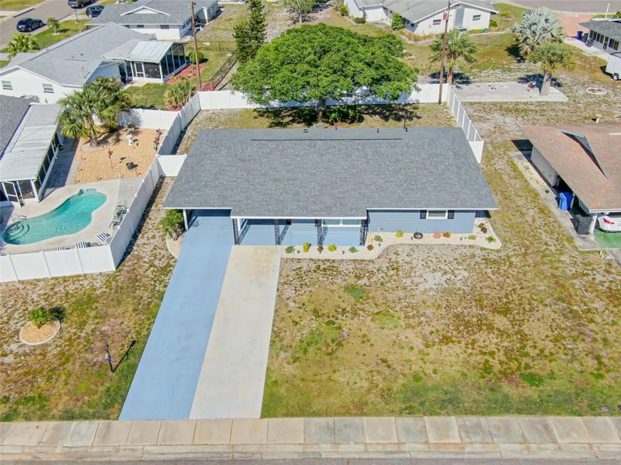 Property Slideshow image 23 of 24 | 906 hacienda dr, Sun City Center, FL, 33573