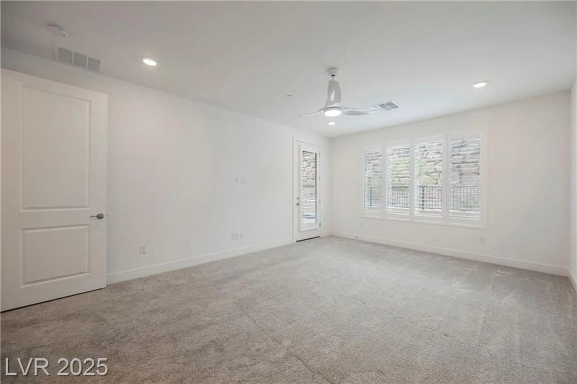 Property Slideshow image 15 of 24 | 19 desert ivy ln, Henderson, NV, 89011