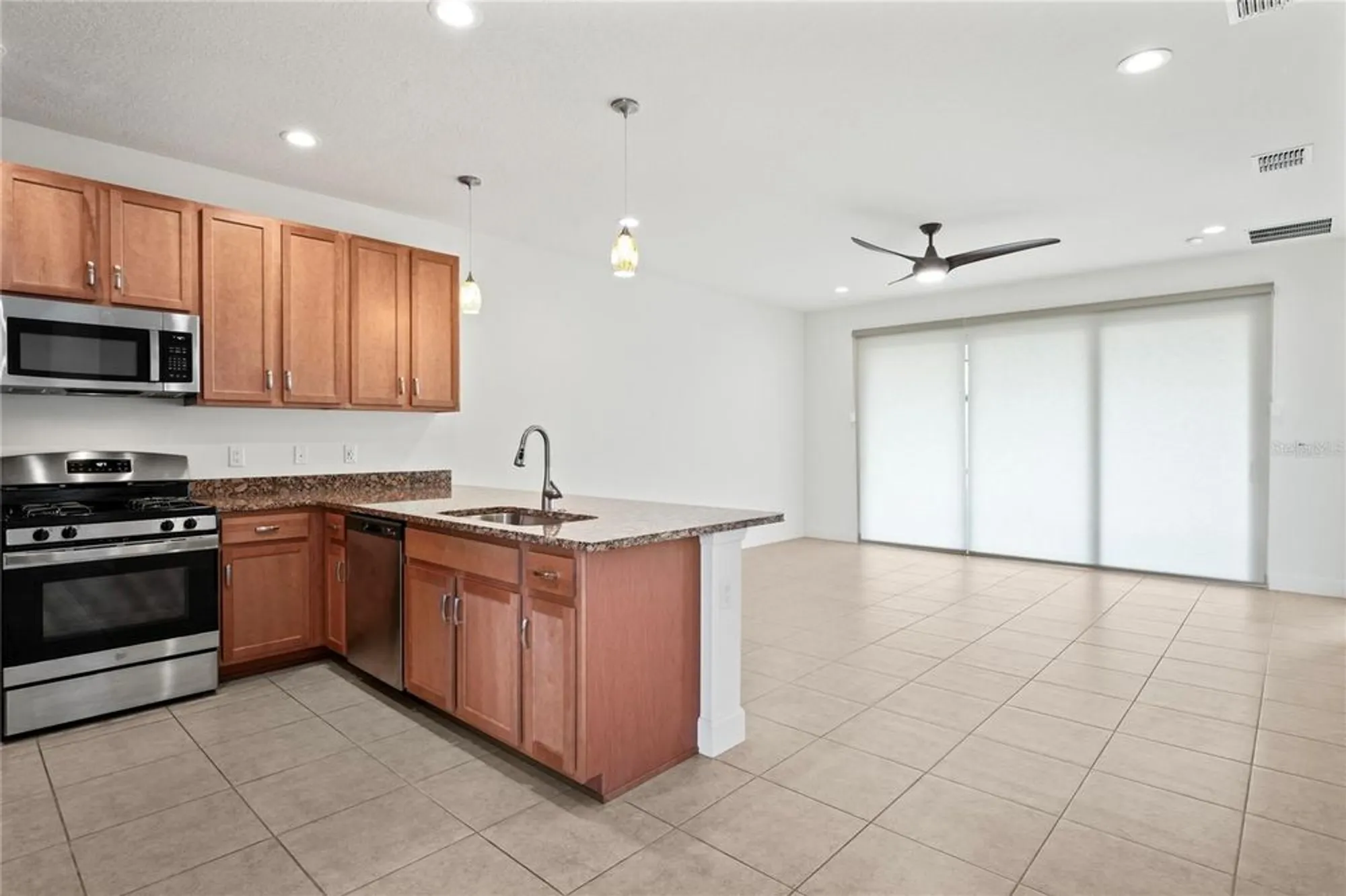 Property Slideshow image 11 of 61 | 4906 avila lakes dr, Wimauma, FL, 33598