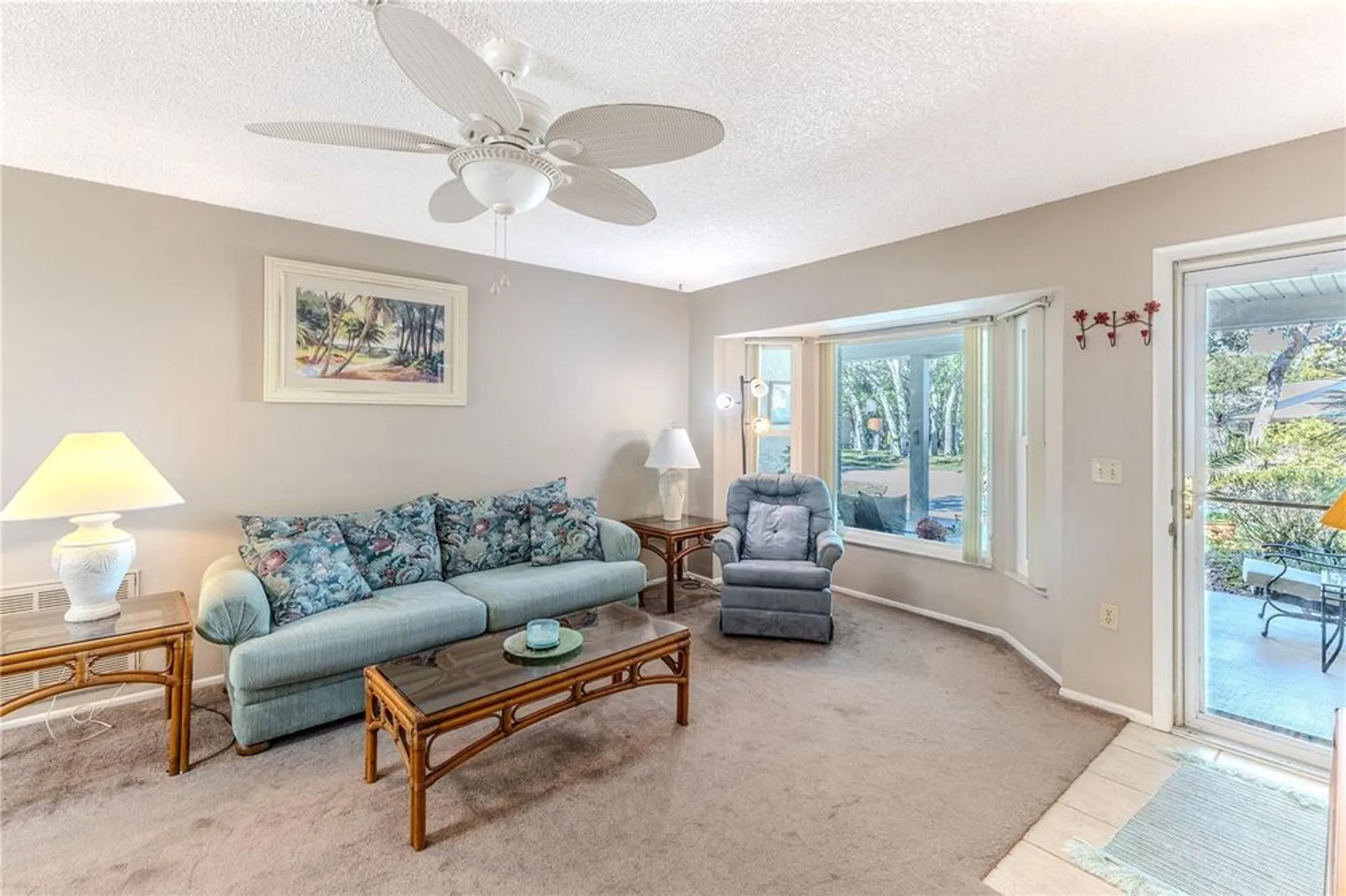 Property Slideshow image 9 of 50 | 6375 ocean pines ln, Spring Hill, FL, 34606