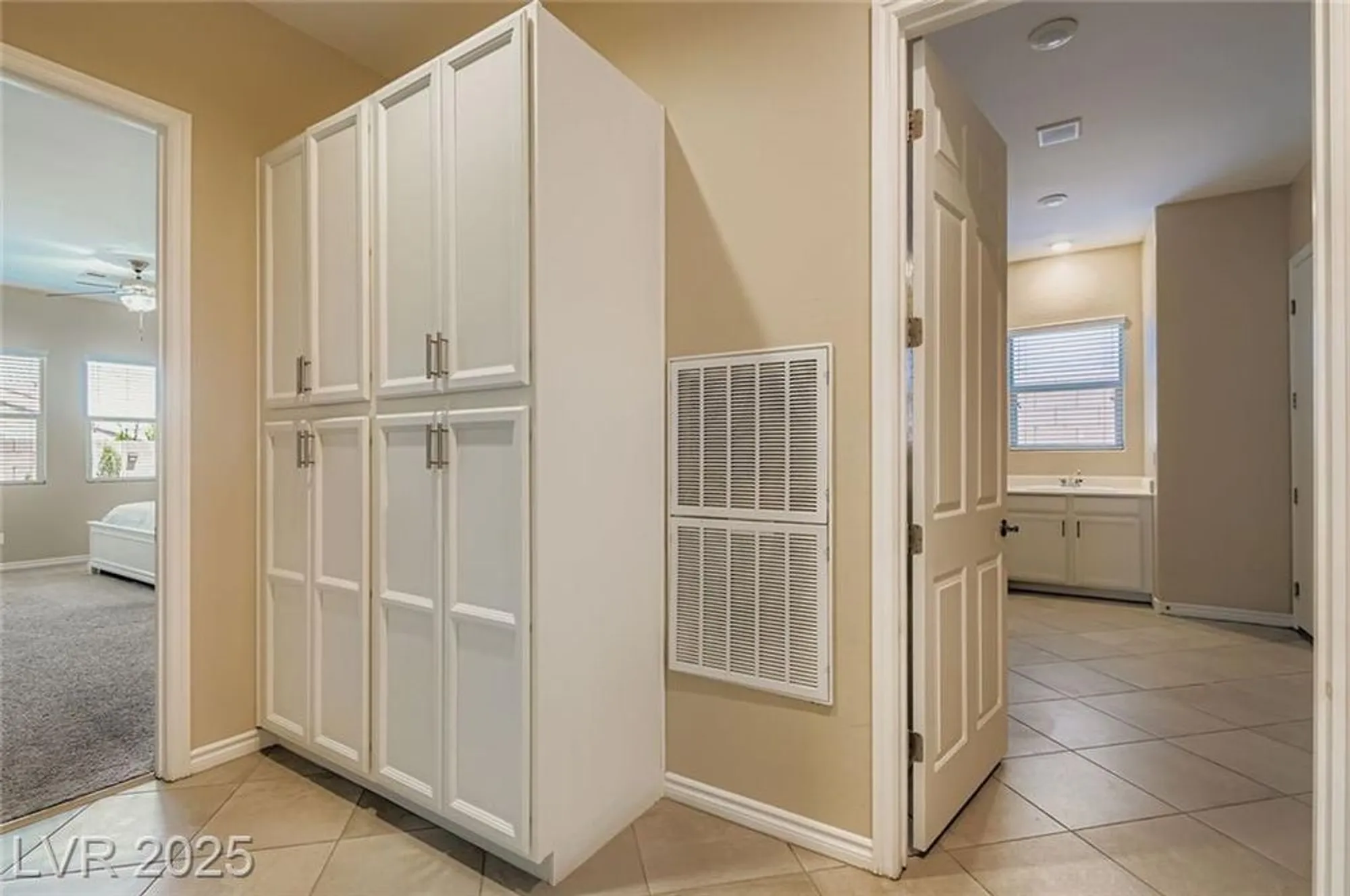 Property Slideshow image 23 of 54 | 512 heritage bridge ave, Henderson, NV, 89011