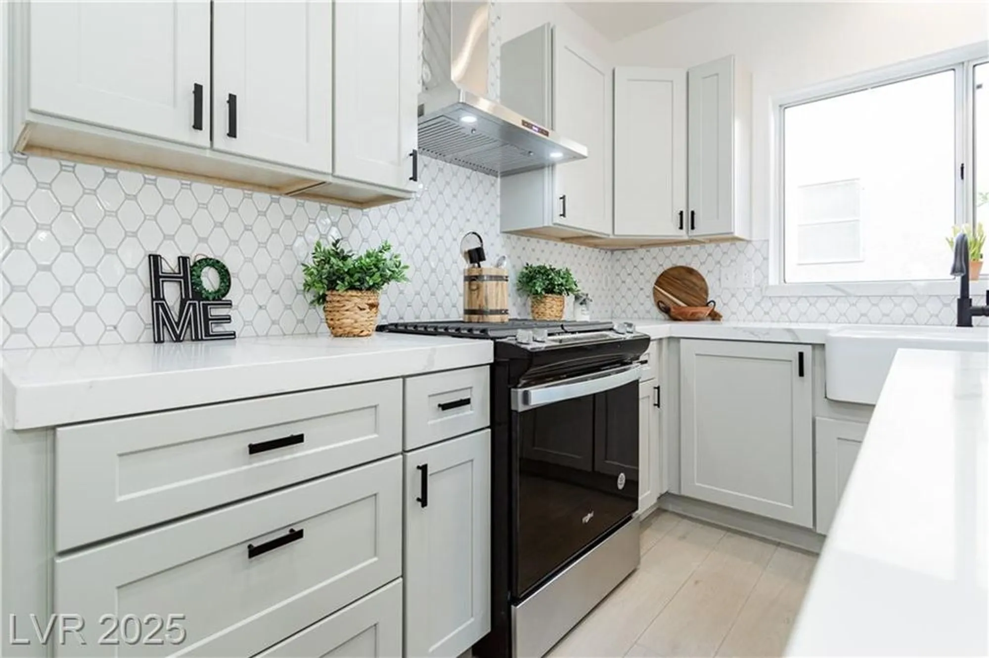 Property Slideshow image 8 of 72 | 2589 evansville ave, Henderson, NV, 89052