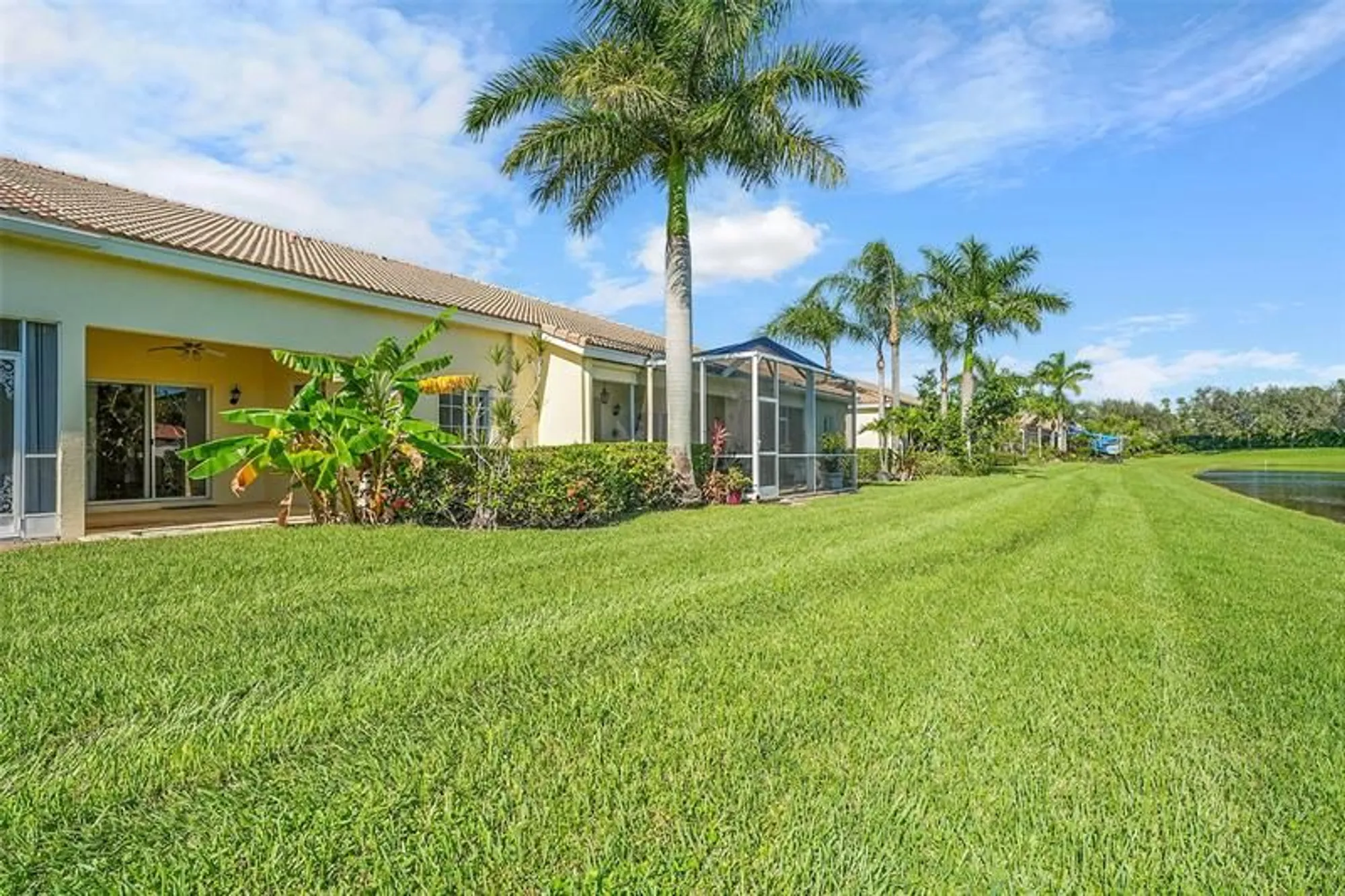 Property Slideshow image 18 of 36 | 9815 galleon dr, West Palm Beach, FL, 33411