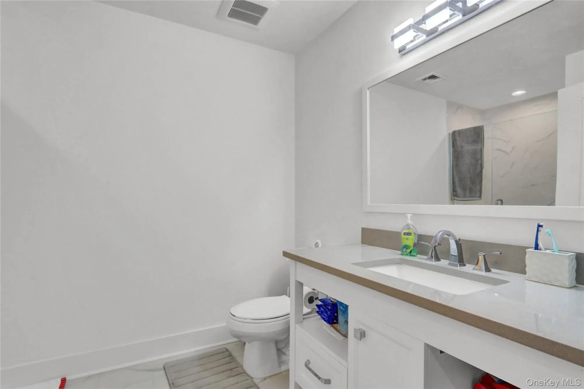 Property Slideshow image 14 of 25 | 704 breton way # 704, Glen Cove, NY, 11542