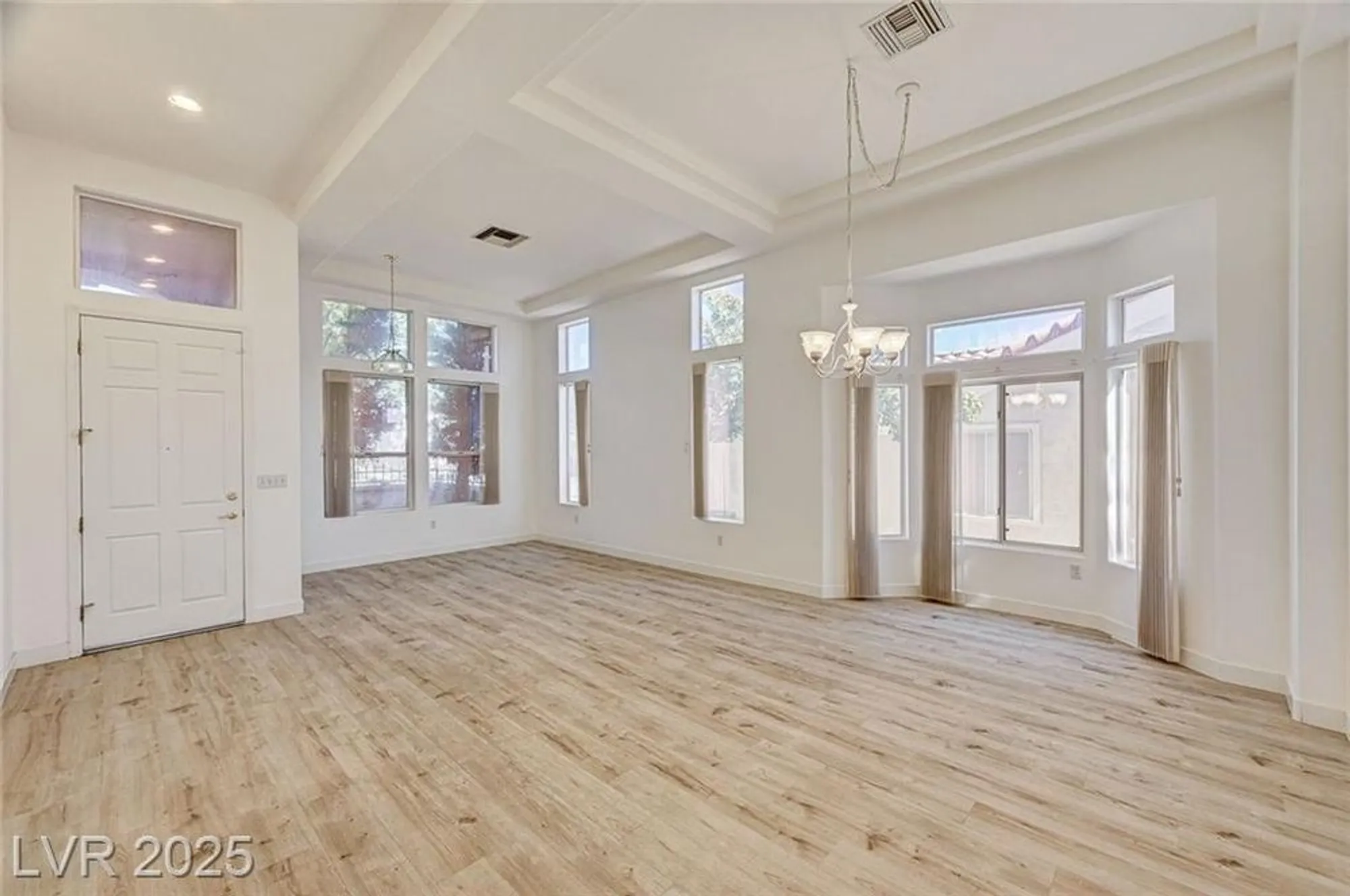 Property Slideshow image 10 of 47 | 10725 mission lakes ave, Las Vegas, NV, 89134