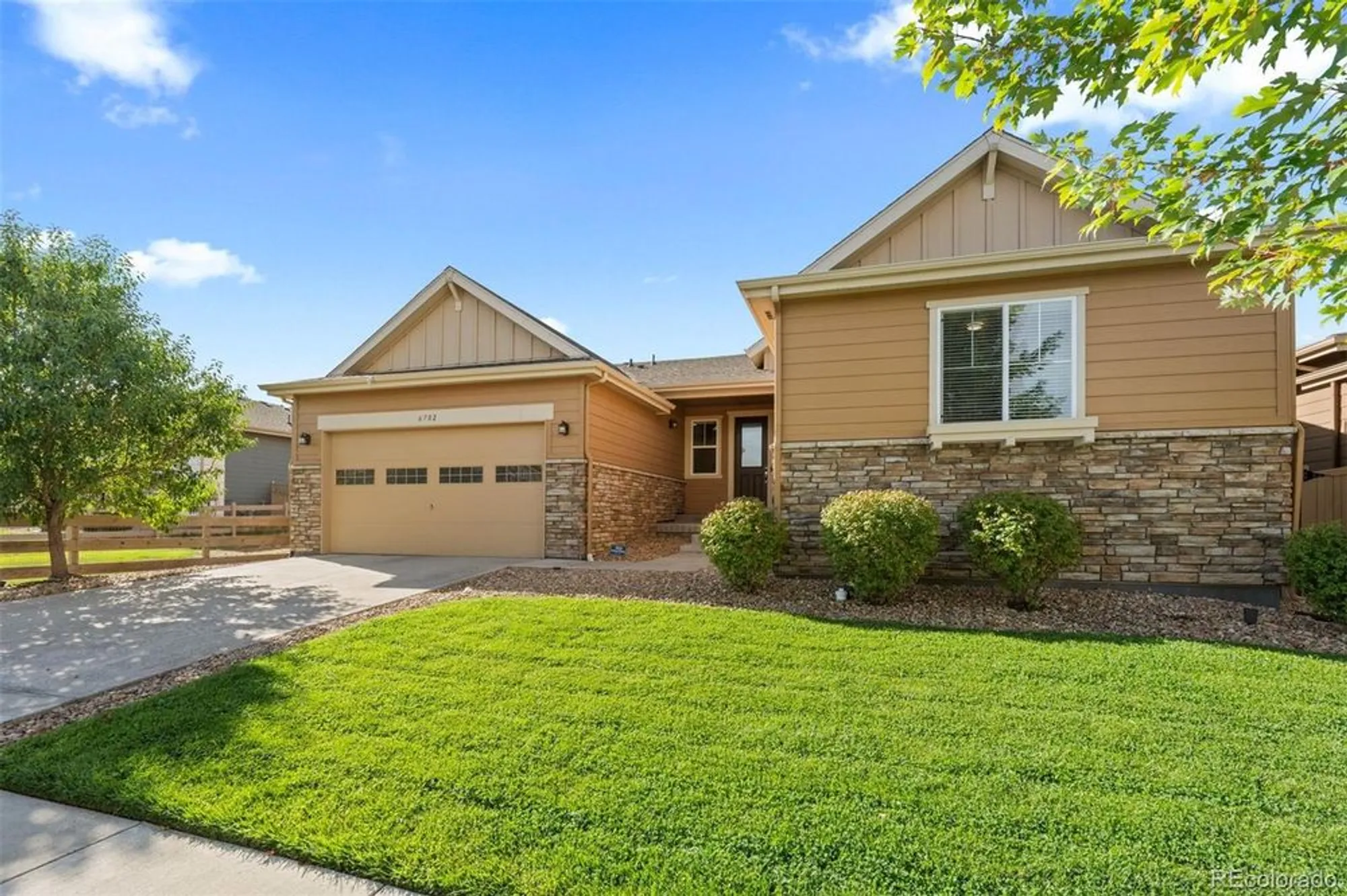 Property Slideshow image 2 of 40 | 6702 w asbury pl, Lakewood, CO, 80227