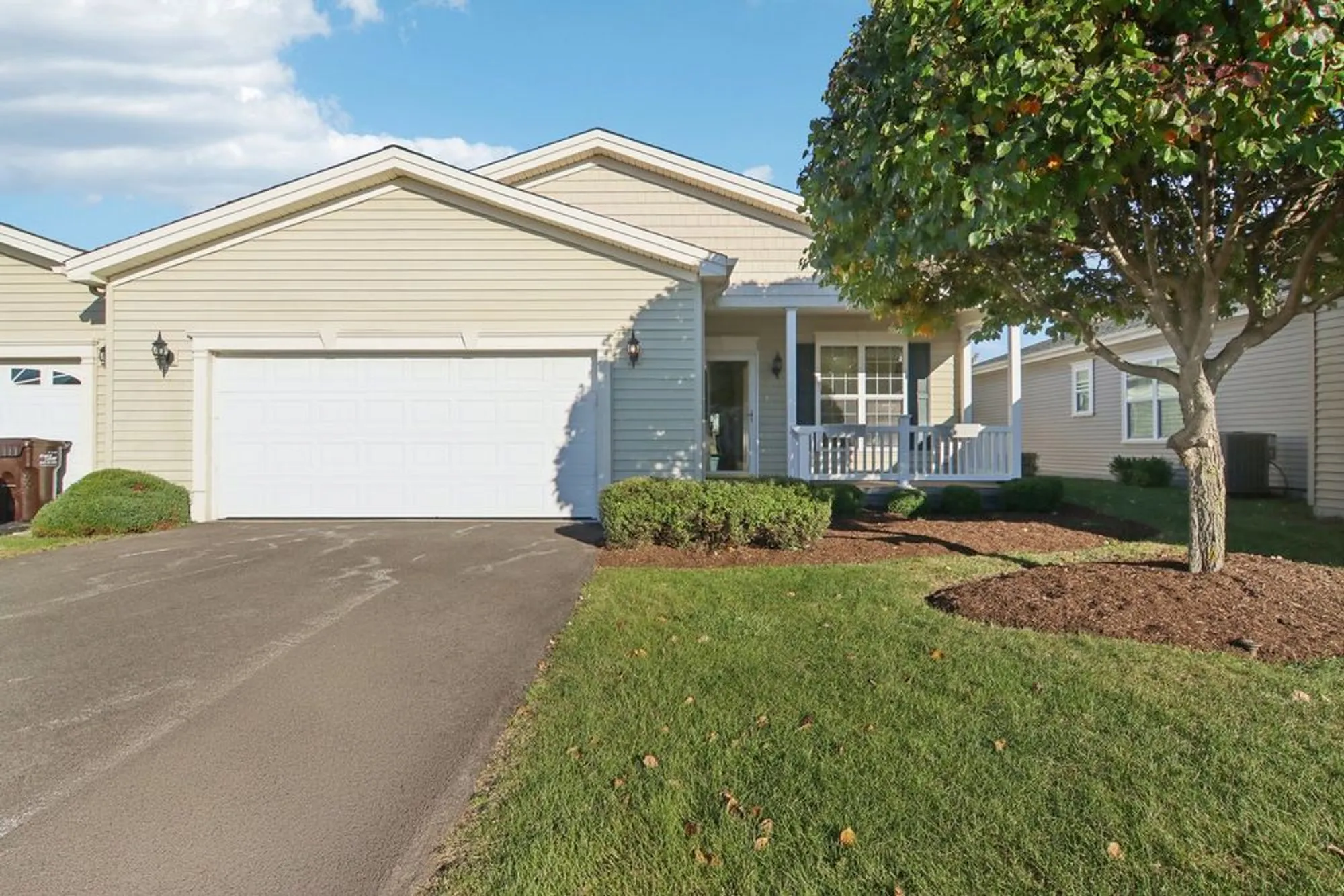 Property Slideshow image 1 of 39 | 328 legacy ct, Grayslake, IL, 60030