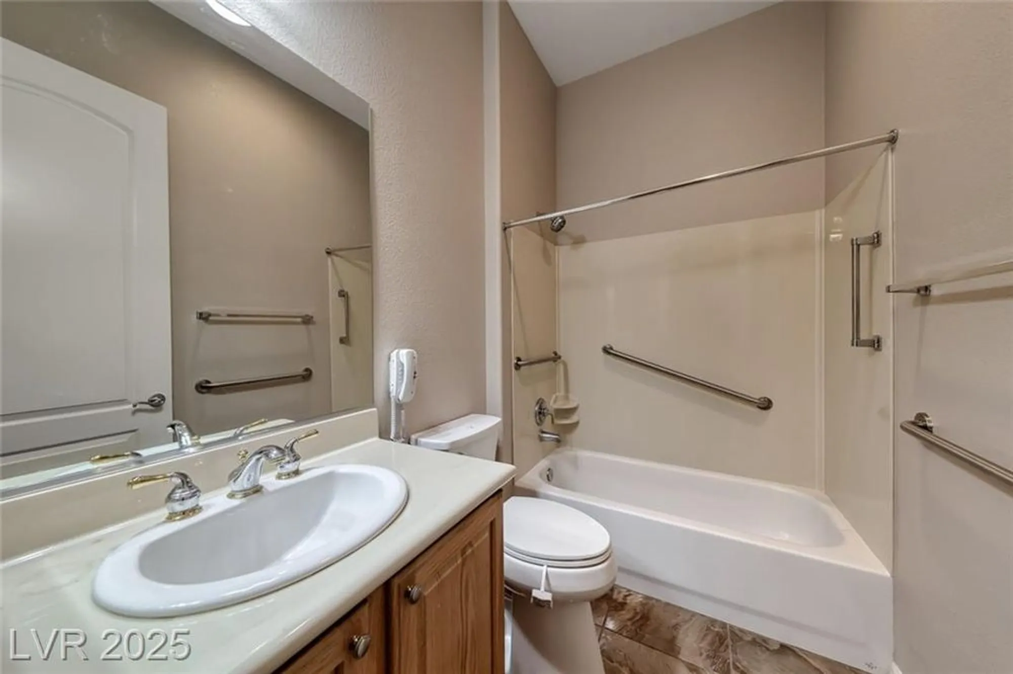 Property Slideshow image 23 of 43 | 2608 savannah springs ave, Henderson, NV, 89052