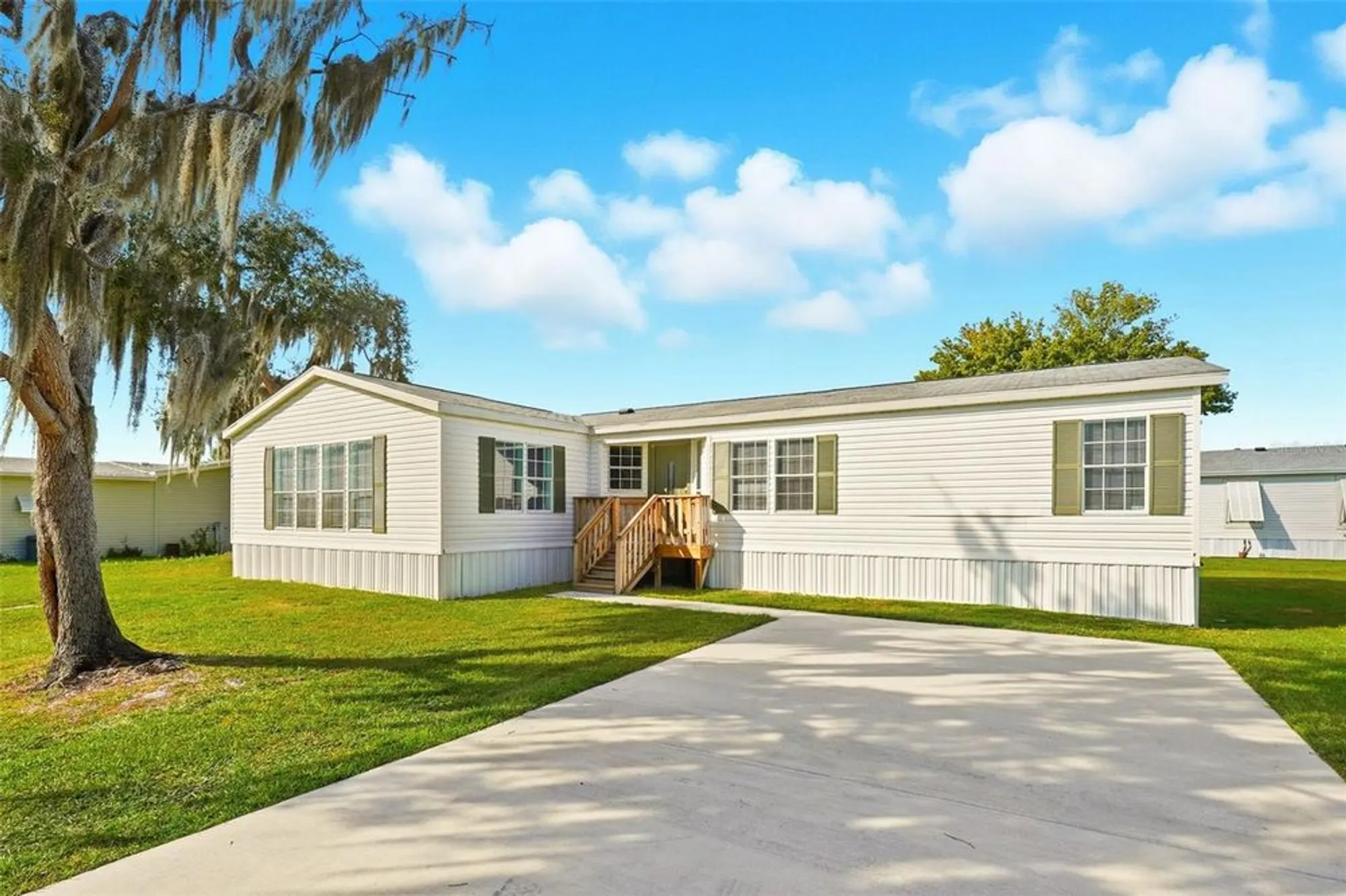 Property Slideshow image 33 of 38 | 5180 lexington cir, Wildwood, FL, 34785