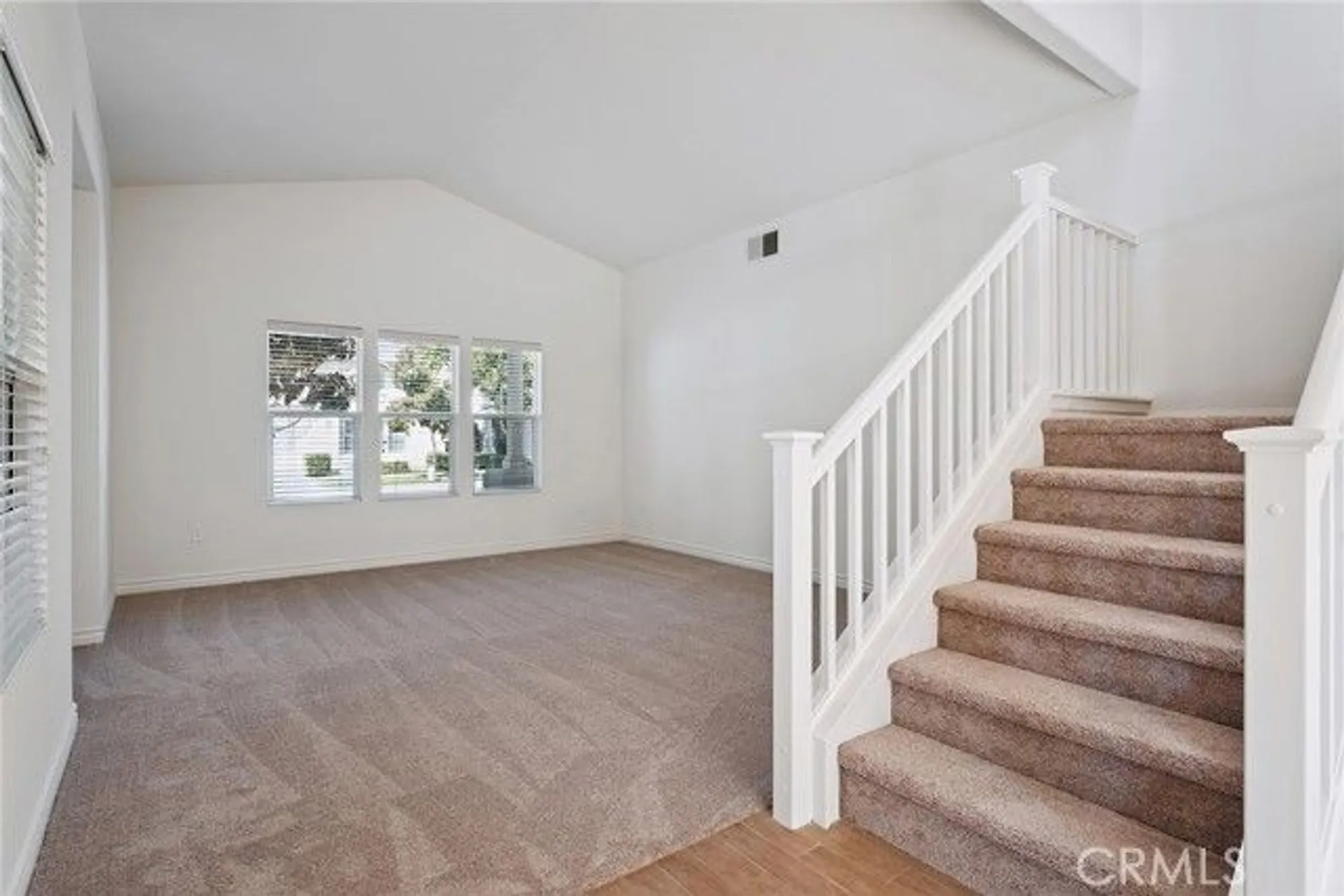 Property Slideshow image 14 of 52 | 2024 tulip ave, Simi Valley, CA, 93063