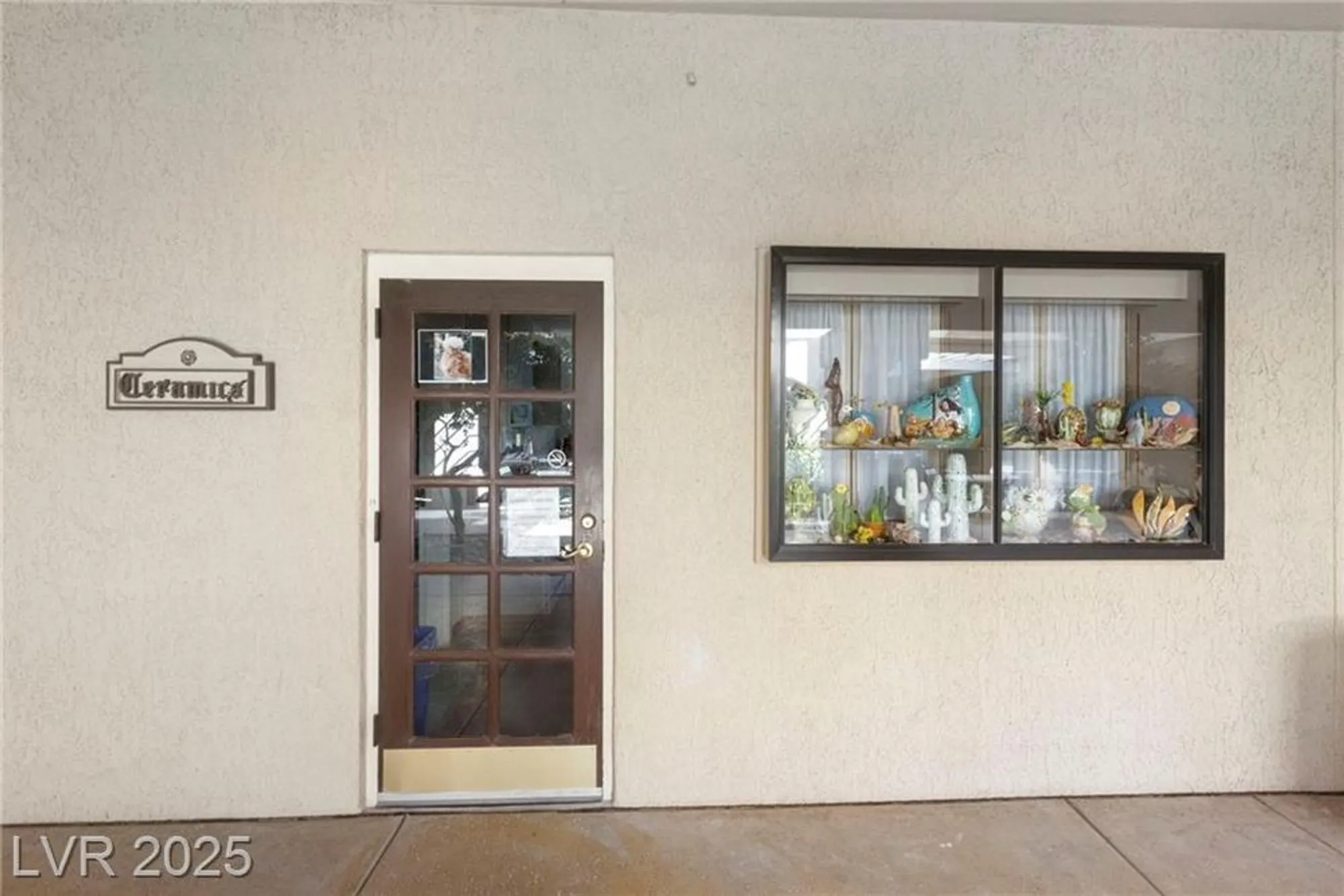 Property Slideshow image 48 of 72 | 2925 lotus hill dr, Las Vegas, NV, 89134