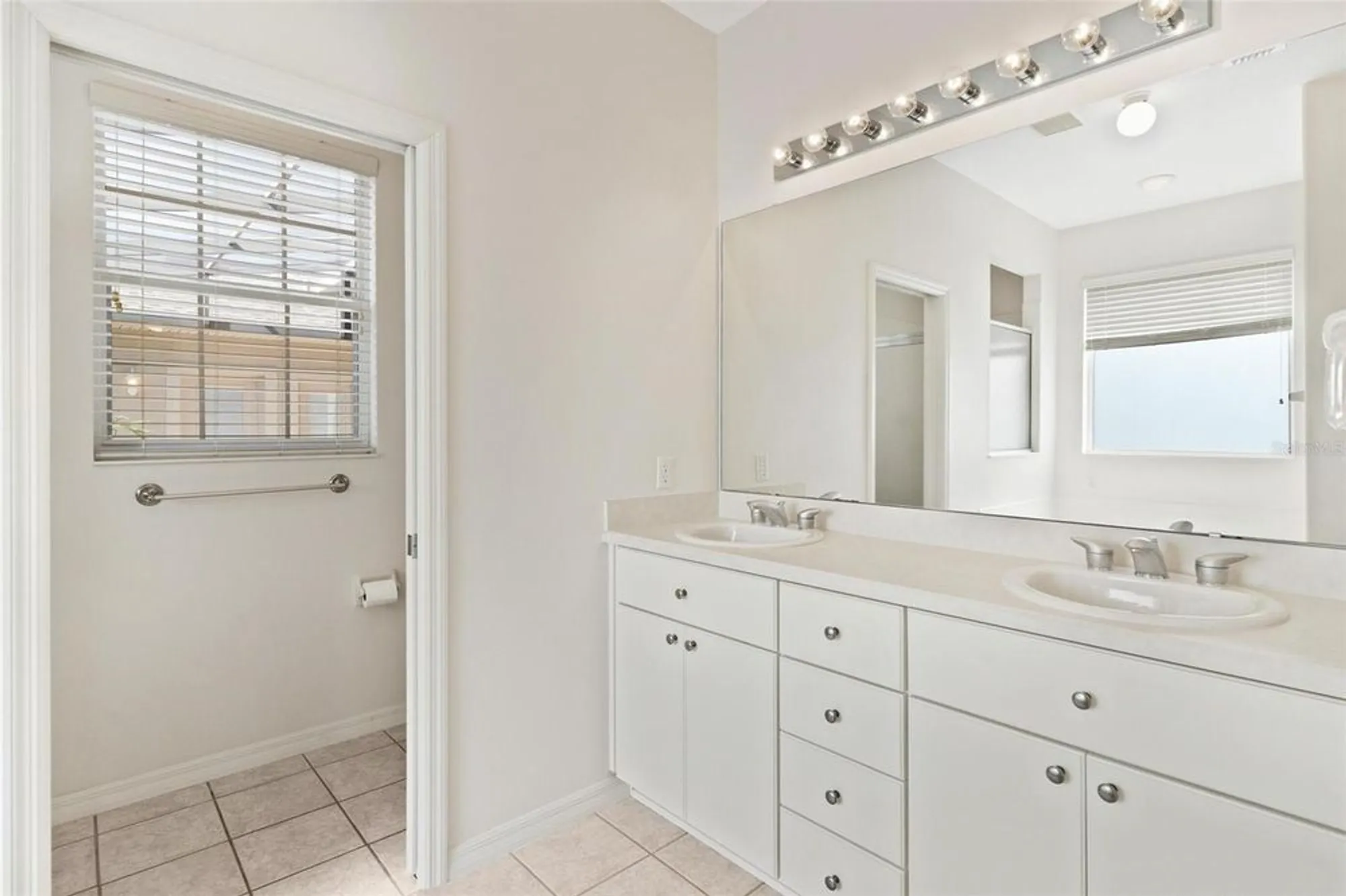 Property Slideshow image 28 of 73 | 5789 bounty cir, Tavares, FL, 32778