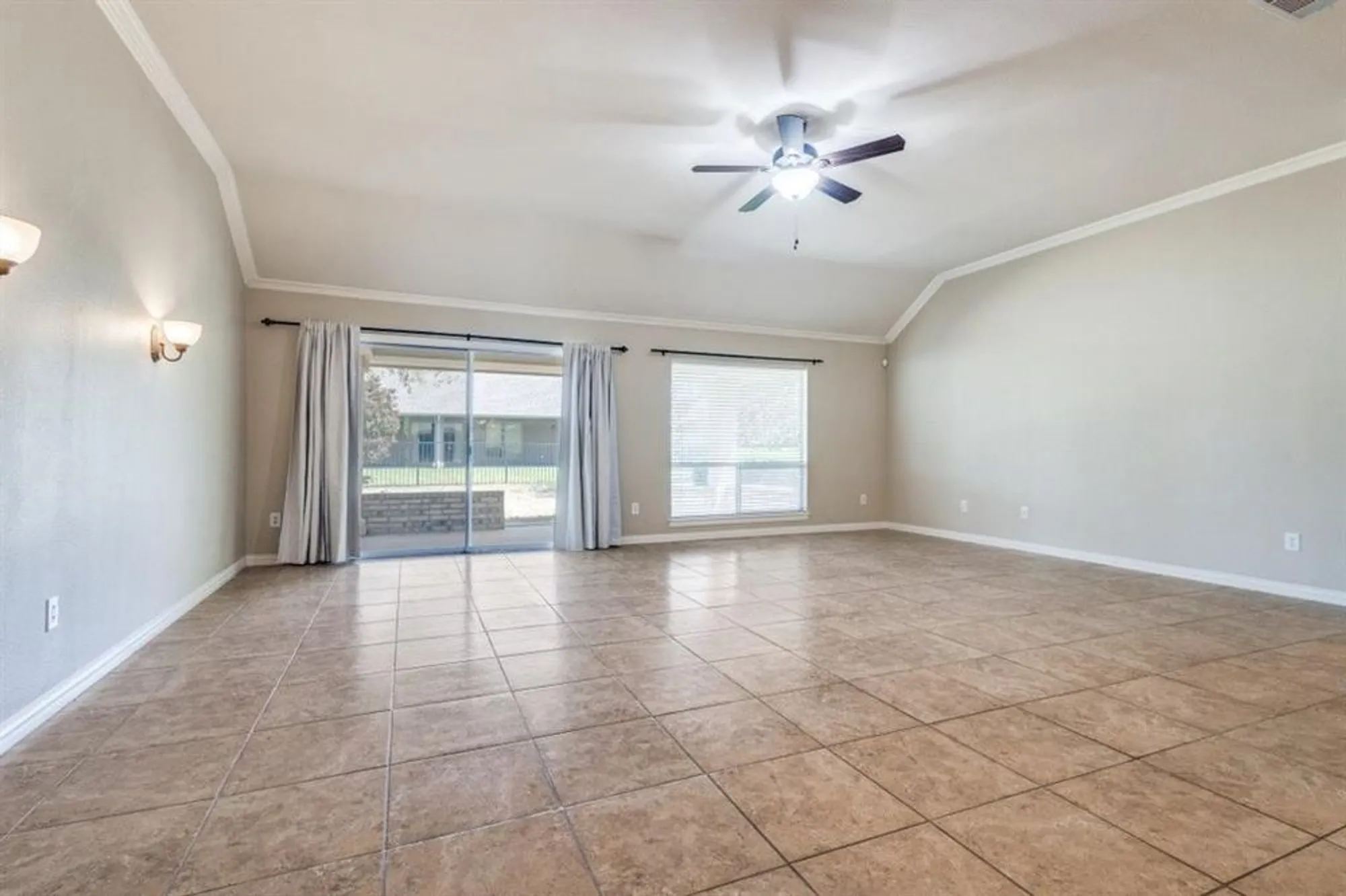 Property Slideshow image 6 of 13 | 9056 crestview dr, Denton, TX, 76207