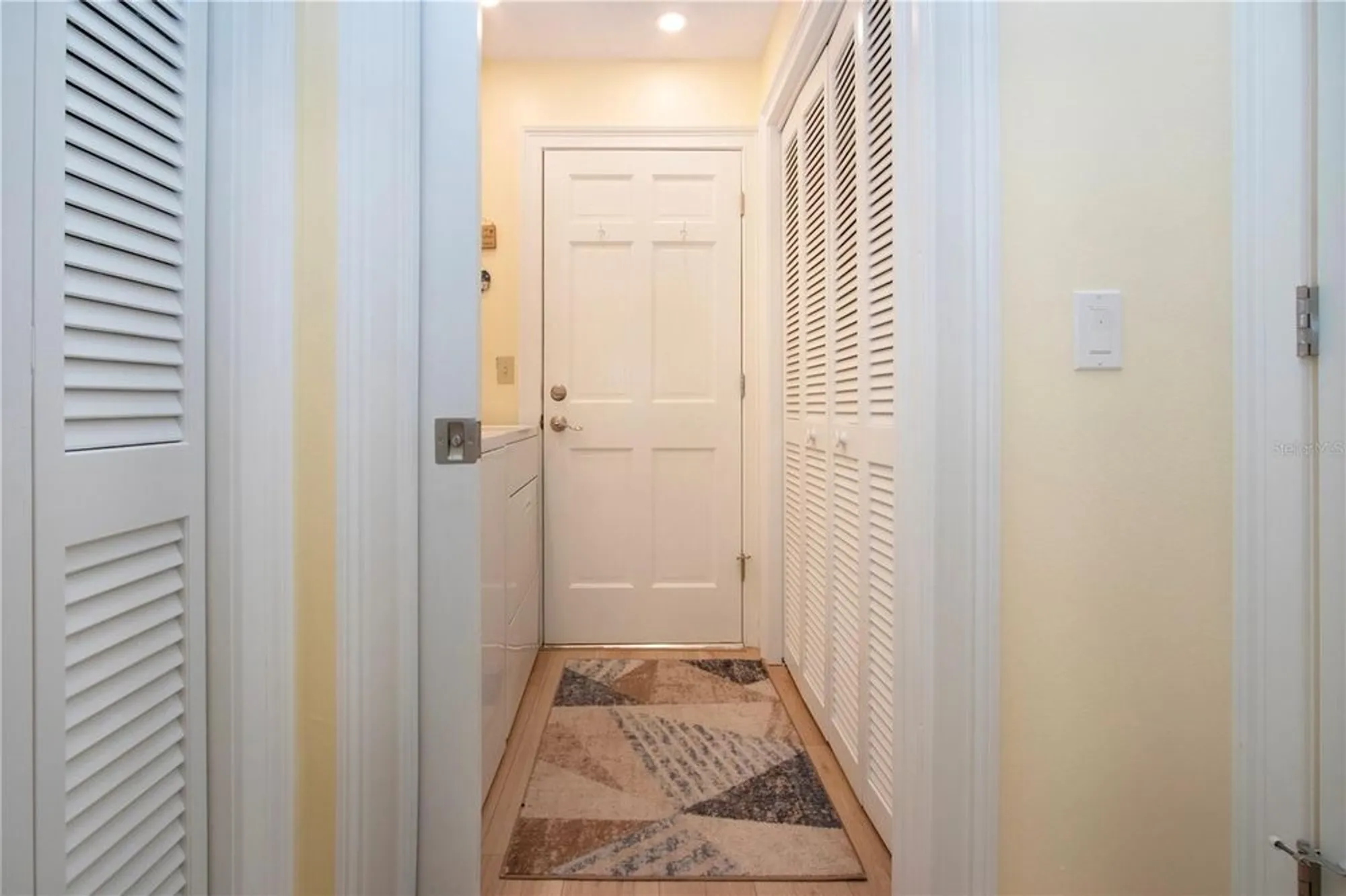 Property Slideshow image 57 of 69 | 2016 east view dr, Sun City Center, FL, 33573