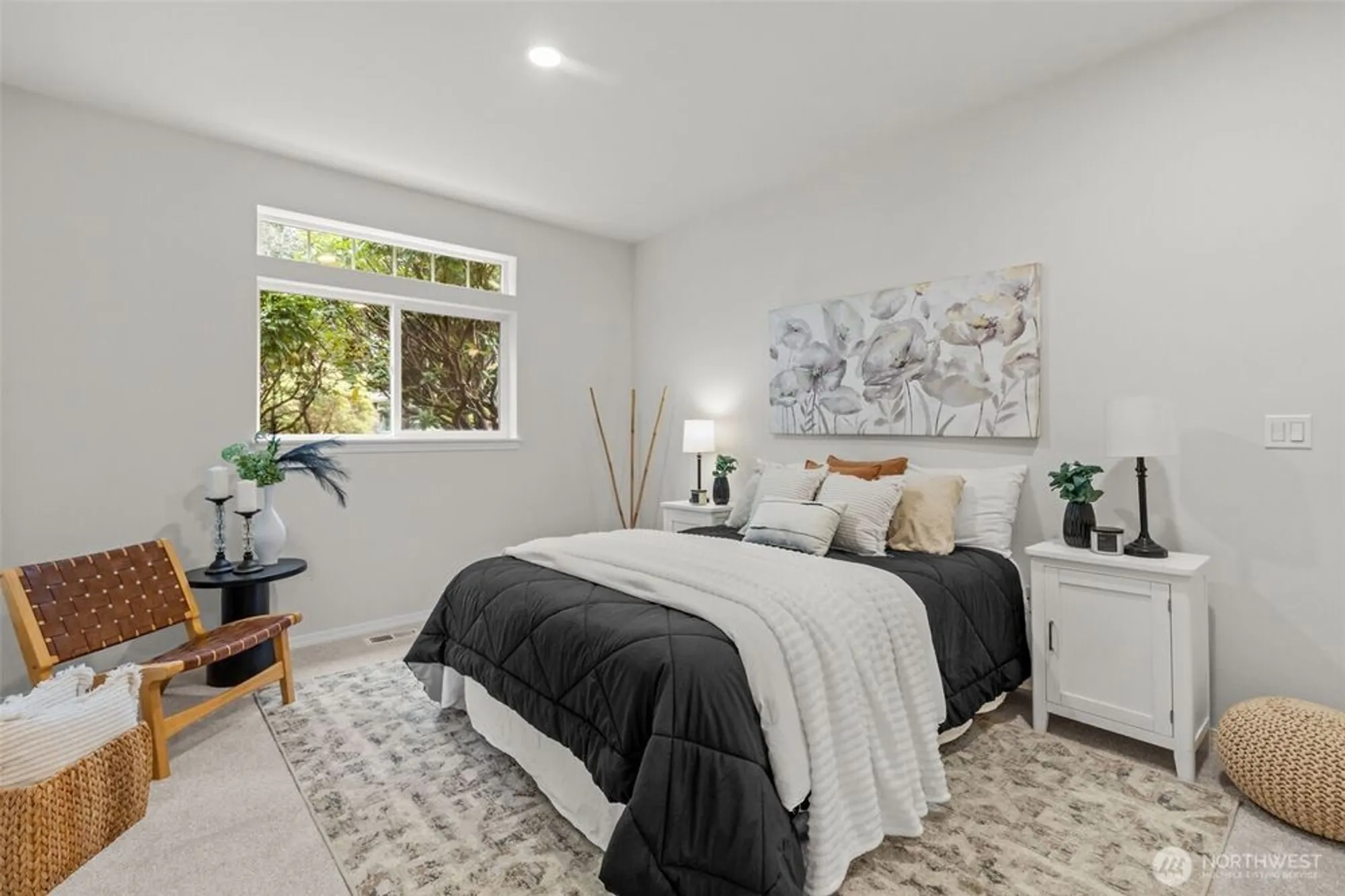 Property Slideshow image 24 of 40 | 22637 se 44th ln, Issaquah, WA, 98029