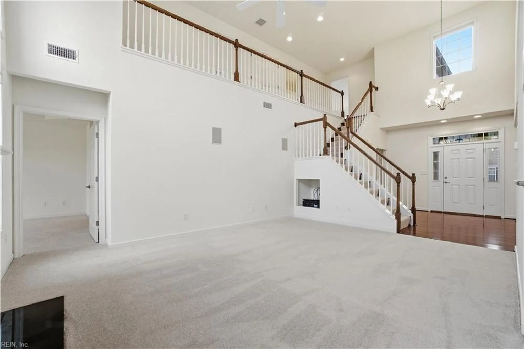 Property Slideshow image 5 of 50 | 502 dunning ln, Chesapeake, VA, 23322