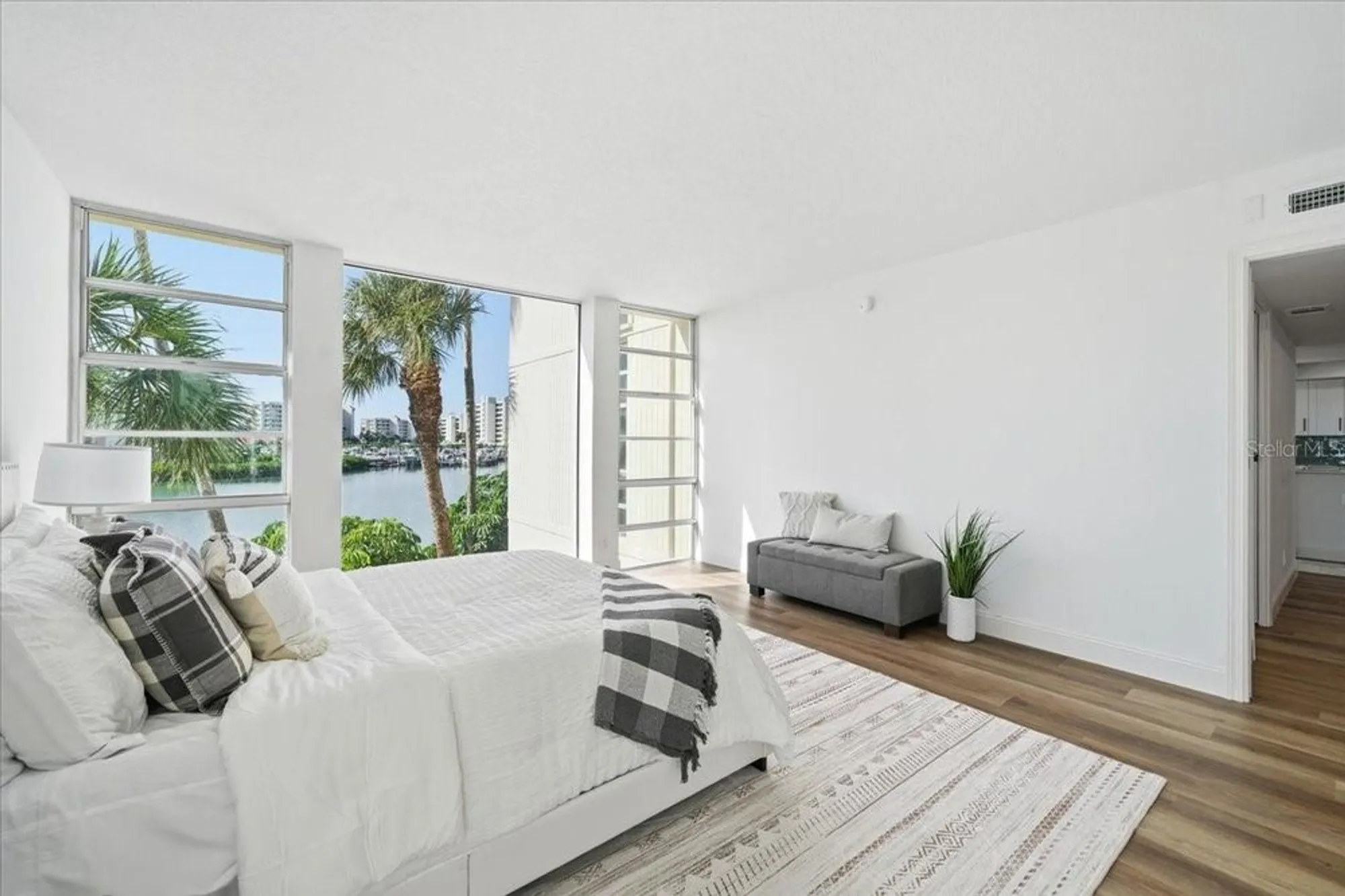 Property Slideshow image 26 of 62 | 7400 sun island dr 202, South Pasadena, FL, 33707