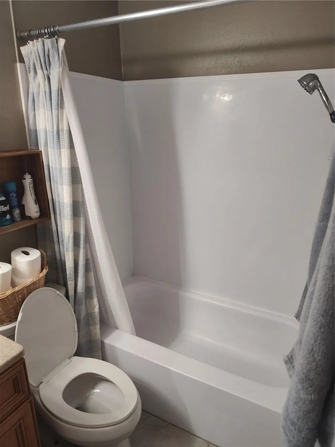 Property Slideshow image 14 of 24 | 2960 59th st 107, Gulfport, FL, 33707