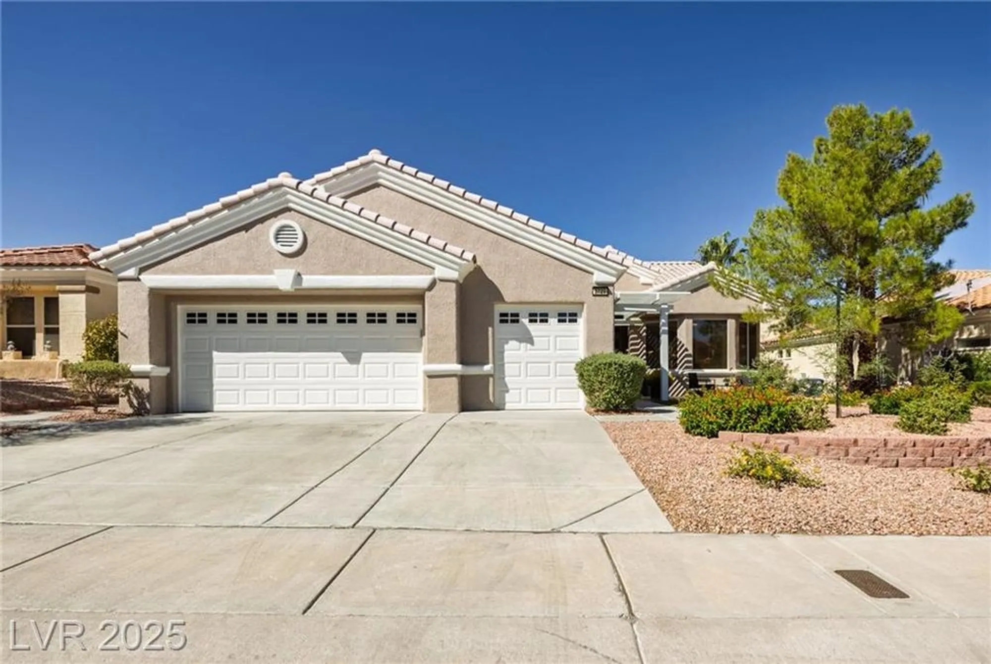 Property Slideshow image 33 of 43 | 2725 youngdale dr, Las Vegas, NV, 89134
