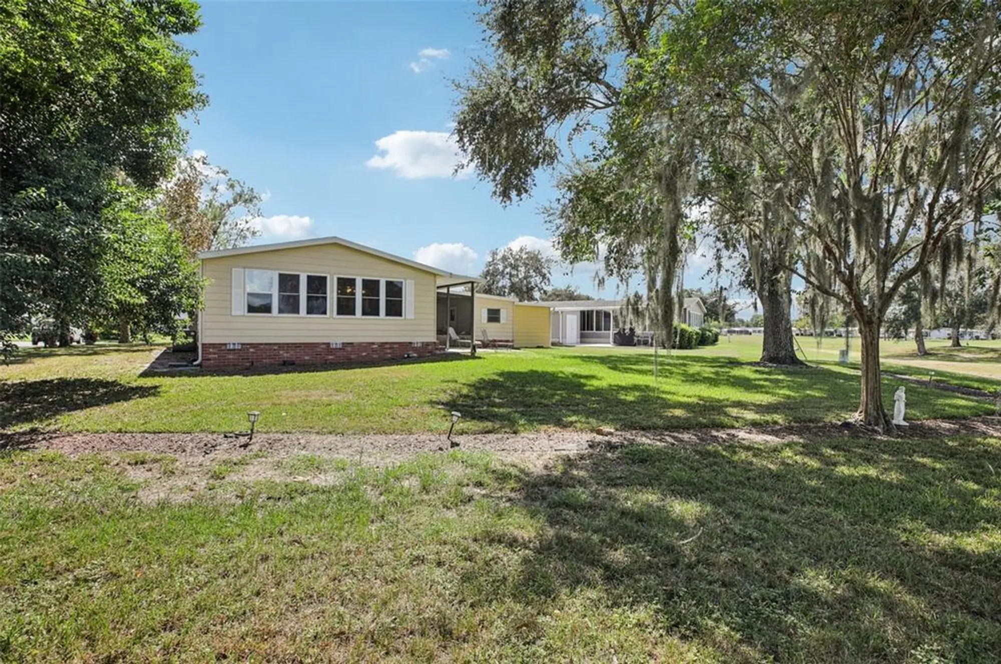 Property Slideshow image 27 of 31 | 1707 lilly ln, The Villages, FL, 32159