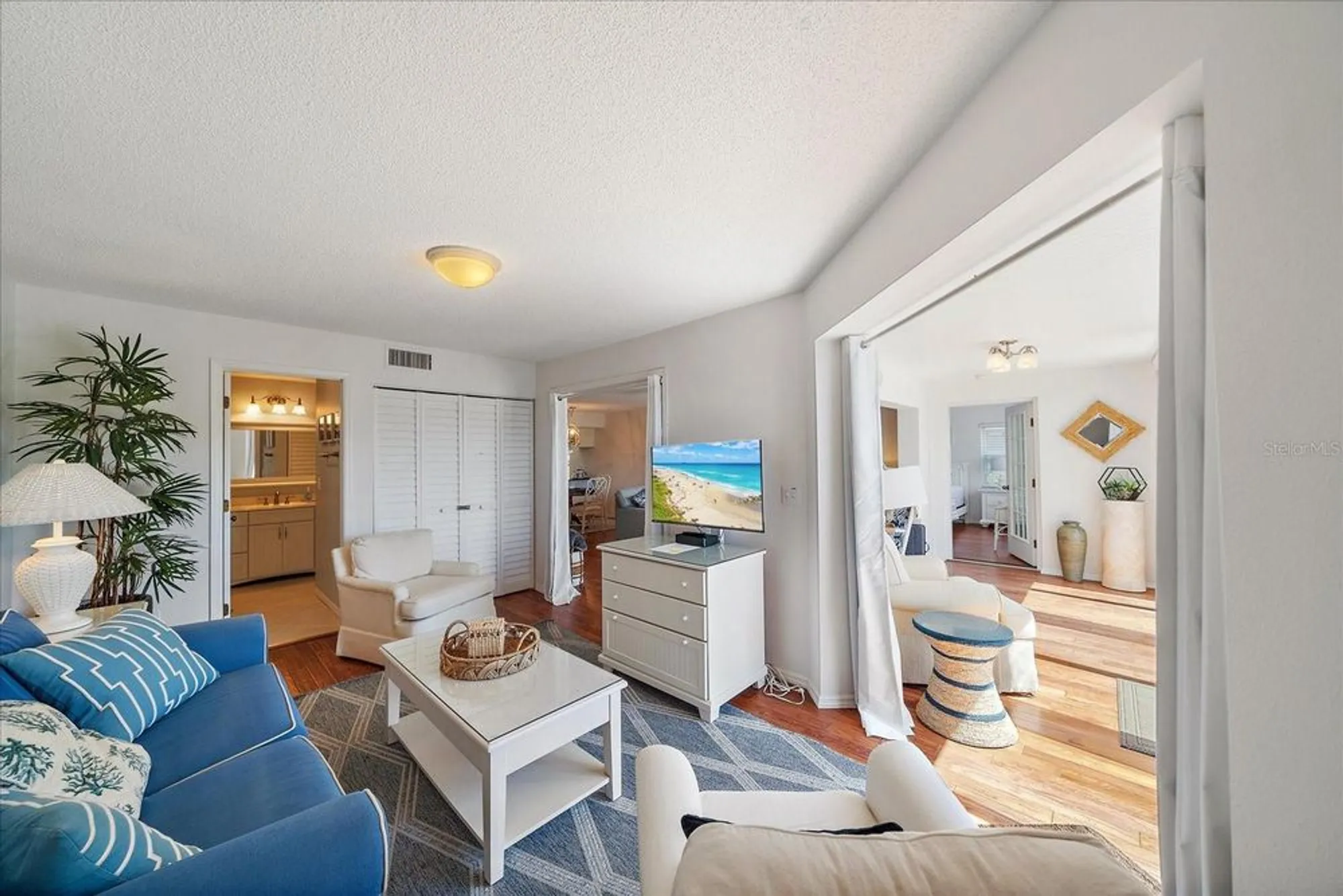 Property Slideshow image 18 of 76 | 425 cerromar ter 359, Venice, FL, 34293