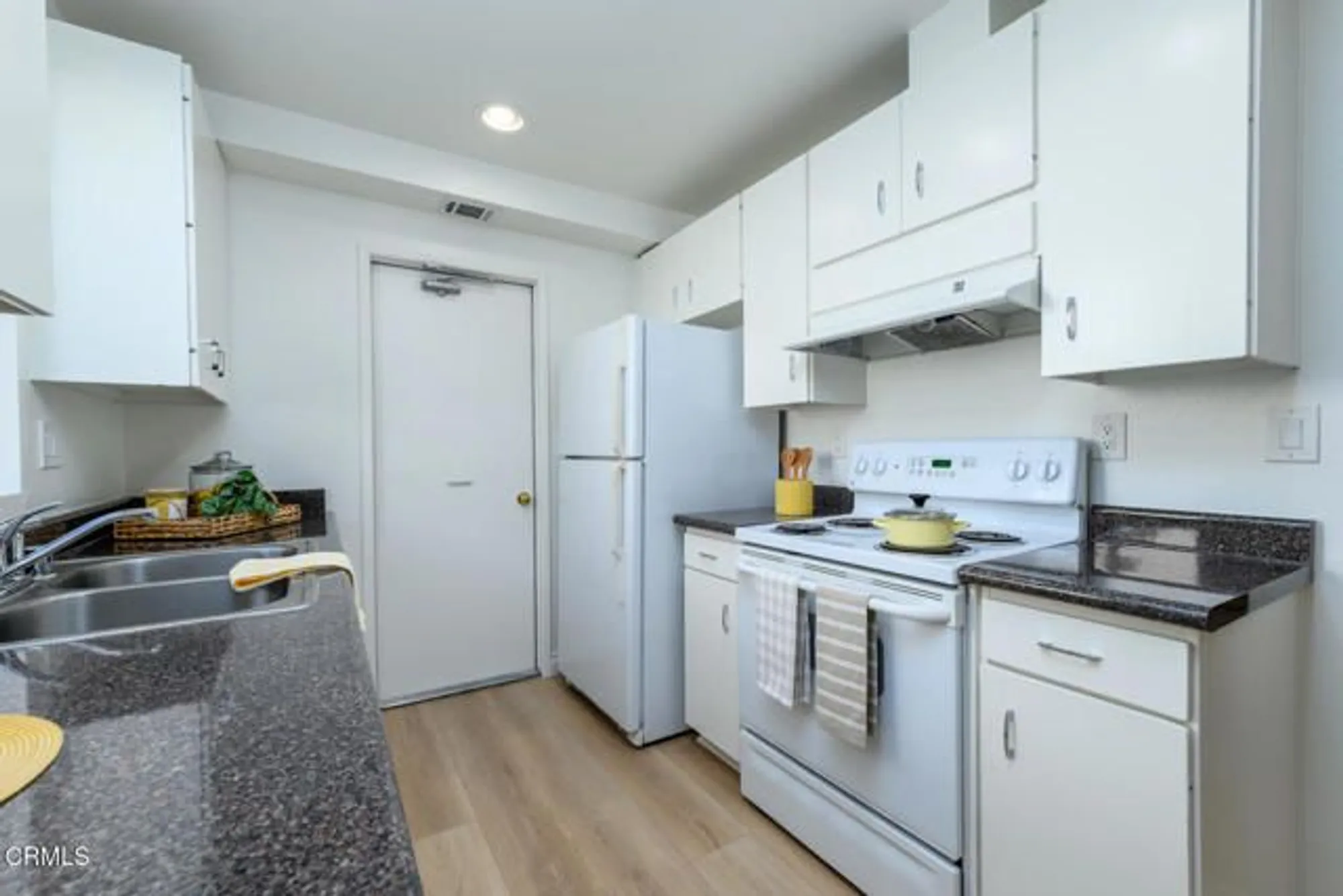 Property Slideshow image 19 of 38 | 24121 village 24, Camarillo, CA, 93012