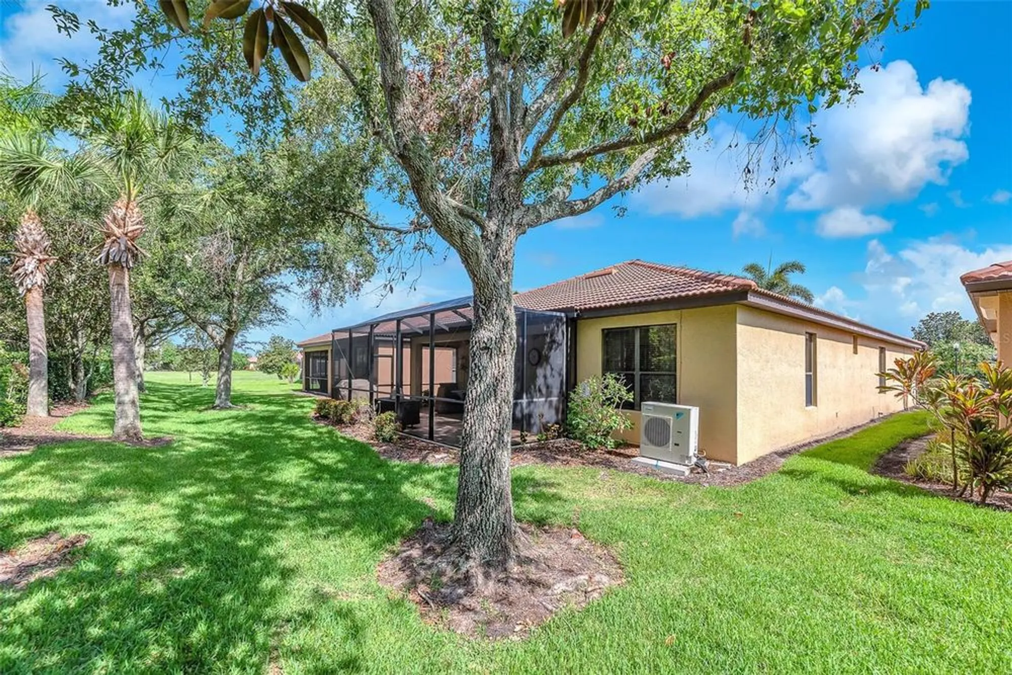 Property Slideshow image 3 of 51 | 321 silver falls dr, Apollo Beach, FL, 33572