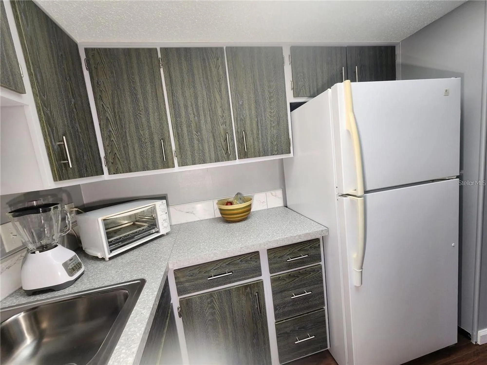 Property Slideshow image 12 of 31 | 21320 brinson ave apt 109, Port Charlotte, FL, 33952